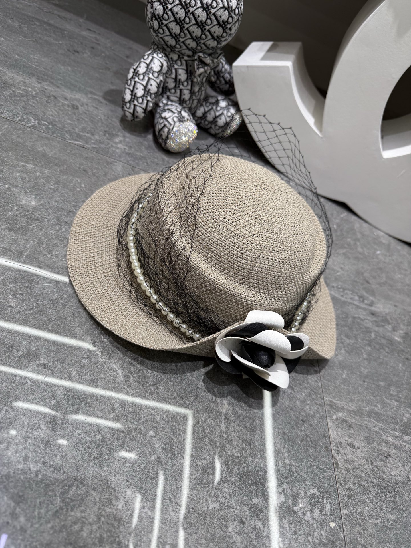 Chanel 针织网纱山茶花珍珠平顶帽‼ ‼ ‼ 高端定制系列产品白搭 个性‼ ‼