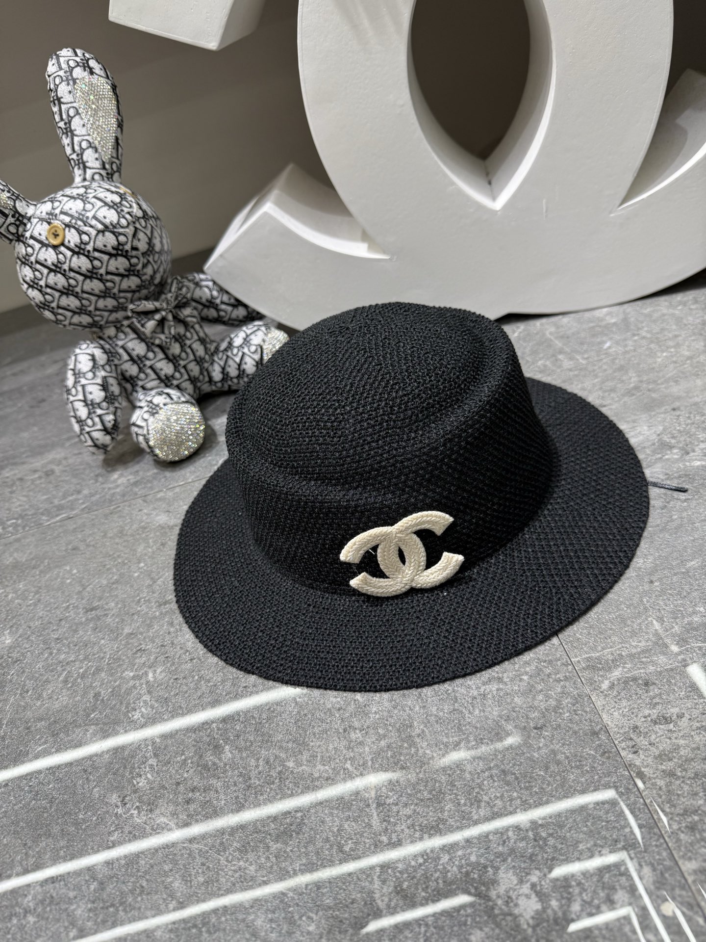 Chanel 针织平顶帽‼ ‼ ‼ 高端定制系列产品白搭 个性‼ ‼