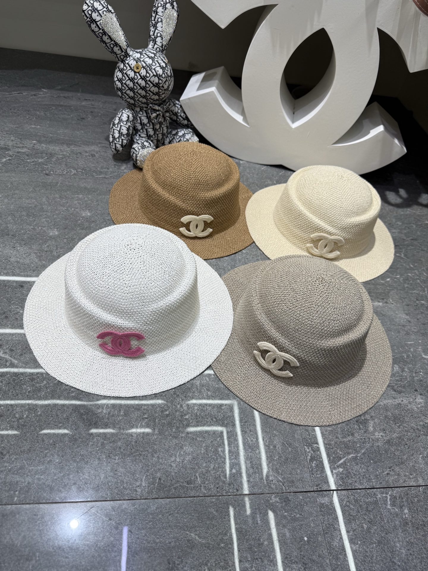 Chanel 针织平顶帽‼ ‼ ‼ 高端定制系列产品白搭 个性‼ ‼
