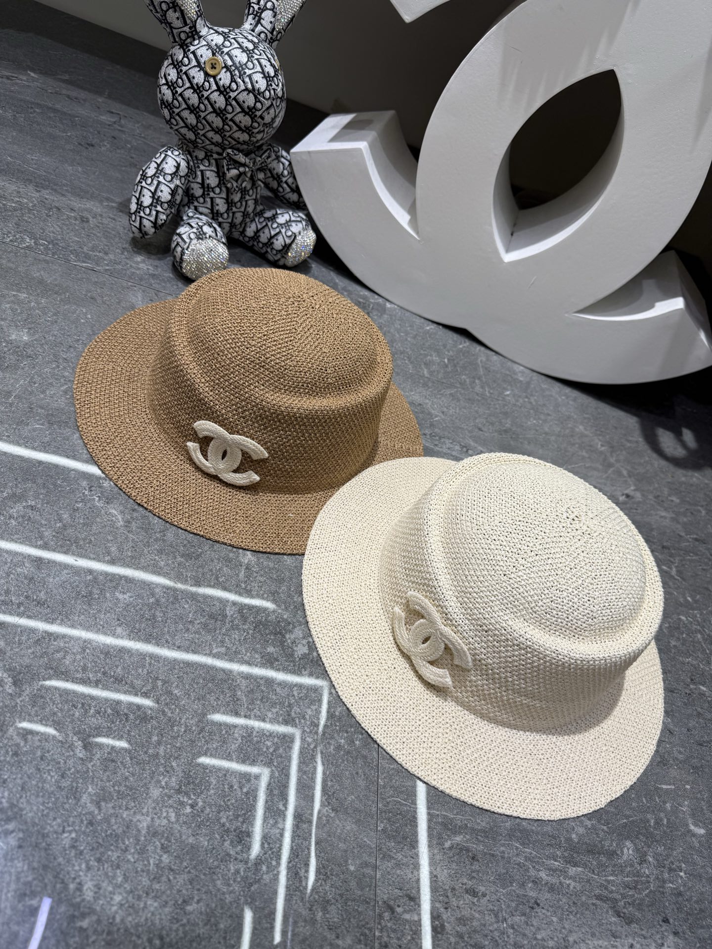 Chanel 针织平顶帽‼ ‼ ‼ 高端定制系列产品白搭 个性‼ ‼