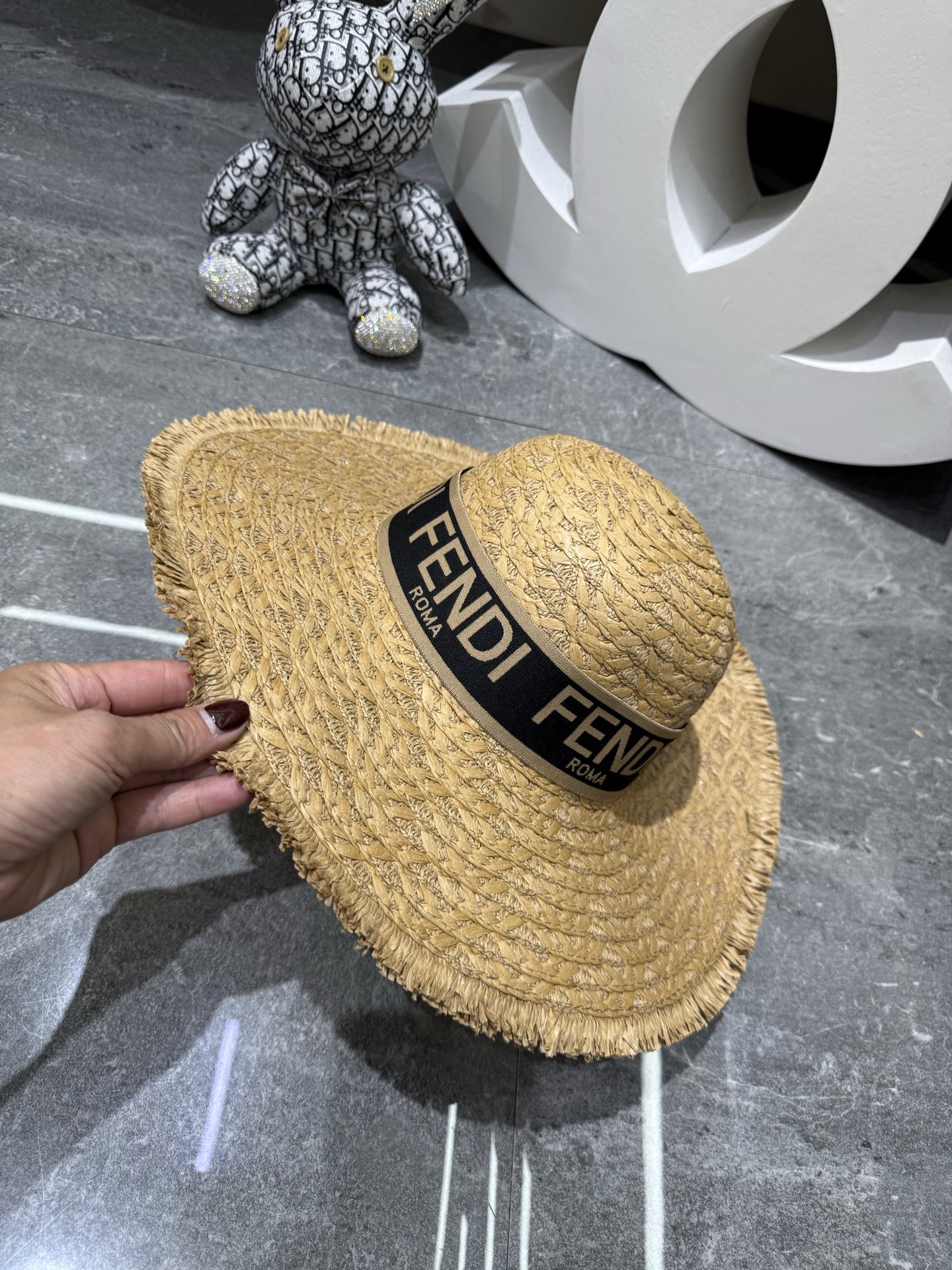 Fendi 手工草编大沿帽‼ ‼