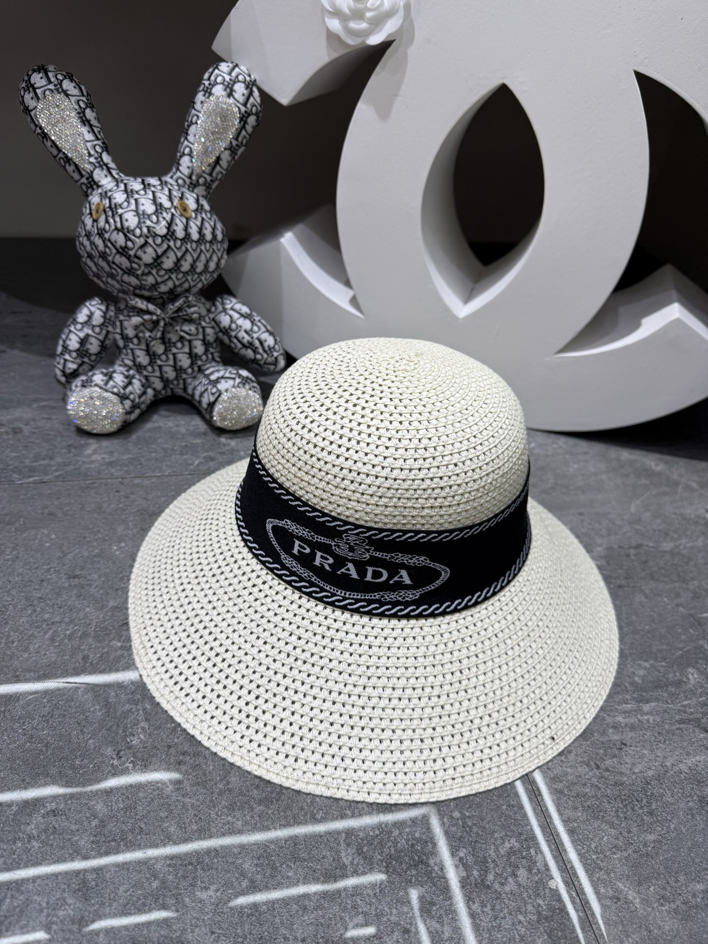 Prada 发带盆帽‼
