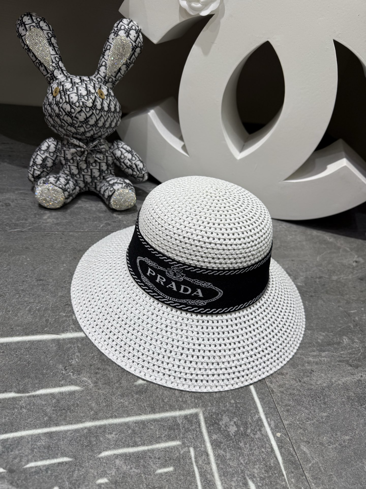 Prada 发带盆帽‼