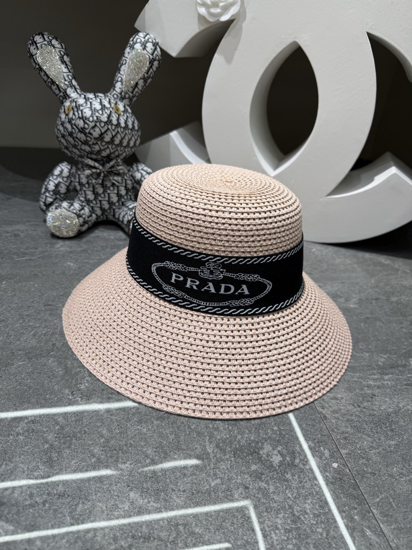 Prada 发带盆帽‼