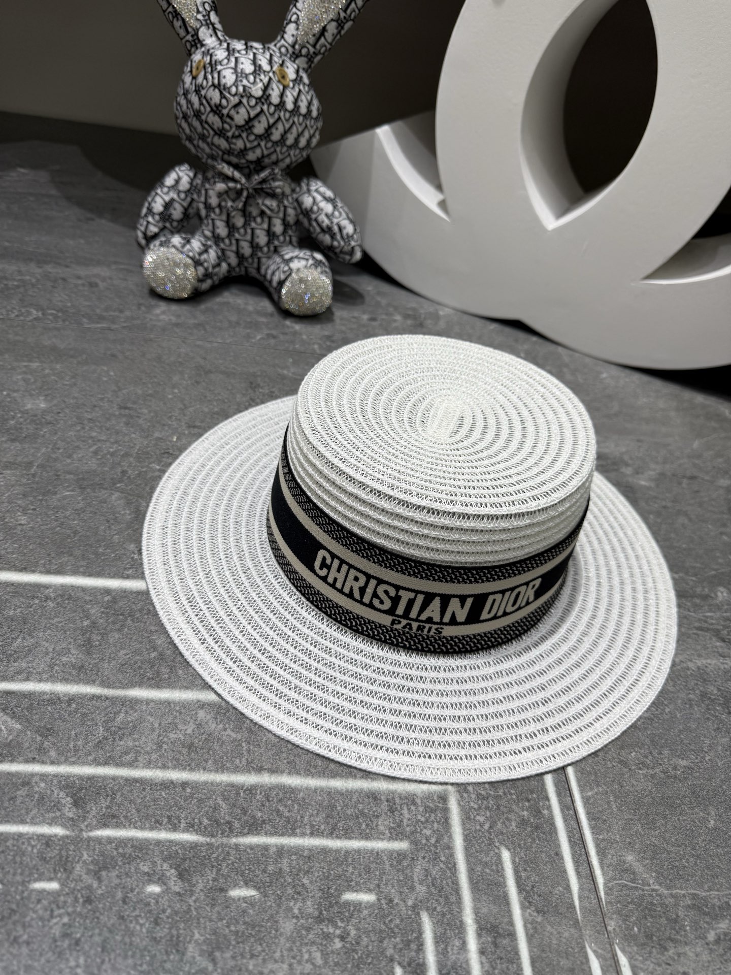 NO:824600,Special price with dust bag. [DIOR Dior] 2026 new flat-top webbing straw hat, sunshade and easy to match, street travel hat straw hat fisherman hat baseball cap, hat, dior, dior, espadrilles, hats19860909特价配防尘袋.【DIOR迪奥】2026新款平顶织带草帽,遮阳又好搭,出街旅行单品帽子草帽渔夫帽棒球帽,帽子,dior,dior,espadrilles,hats,hat