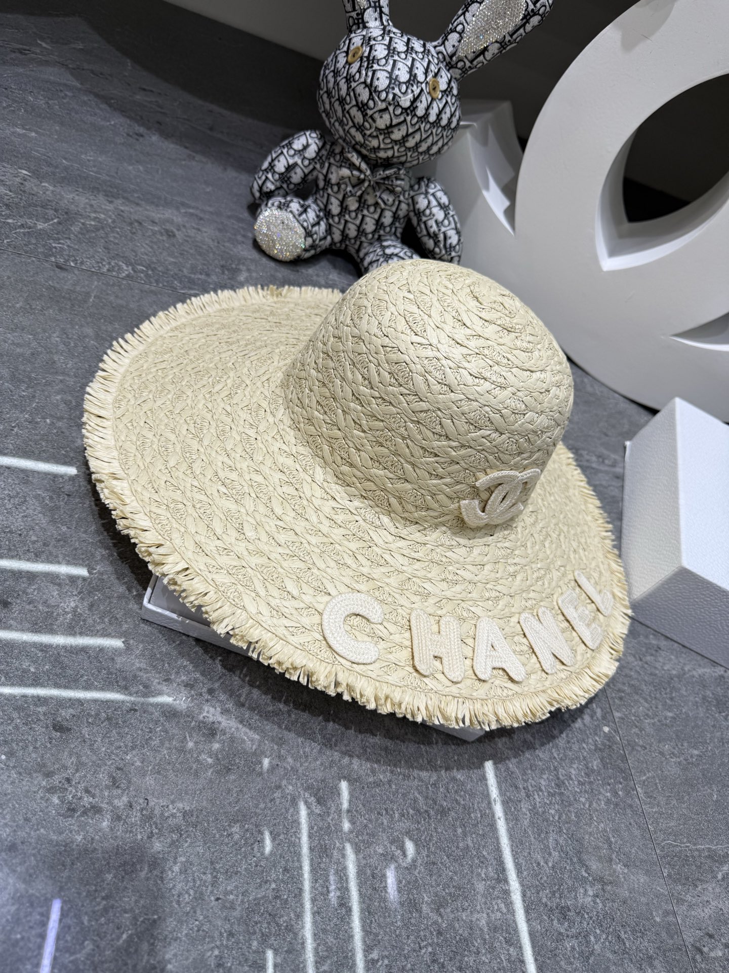 Chanel 磨毛边大沿帽 ‼