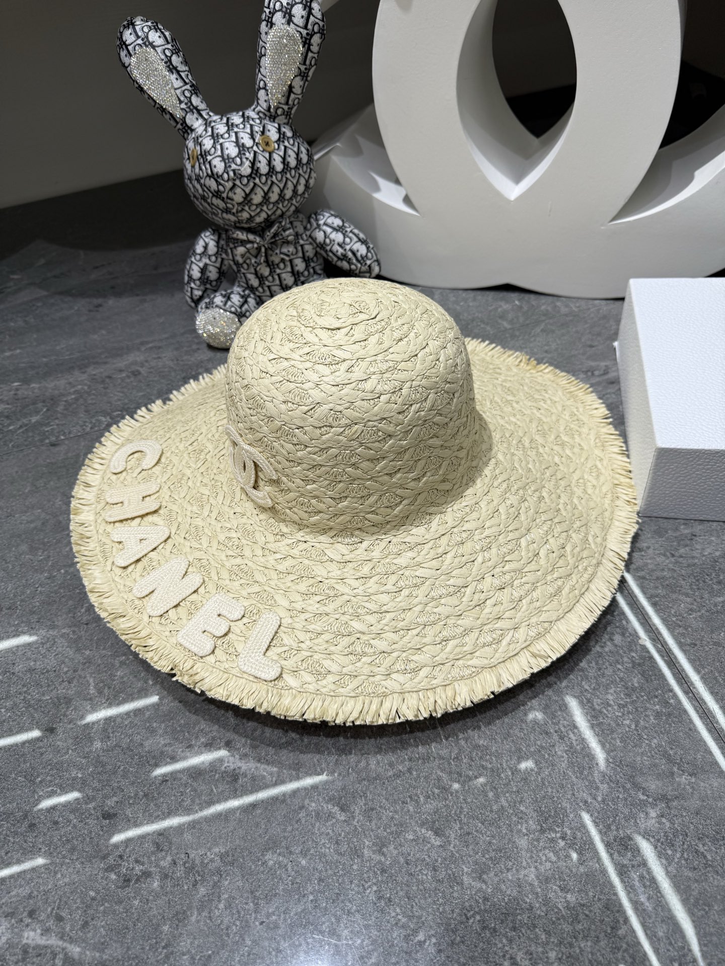 Chanel 磨毛边大沿帽 ‼