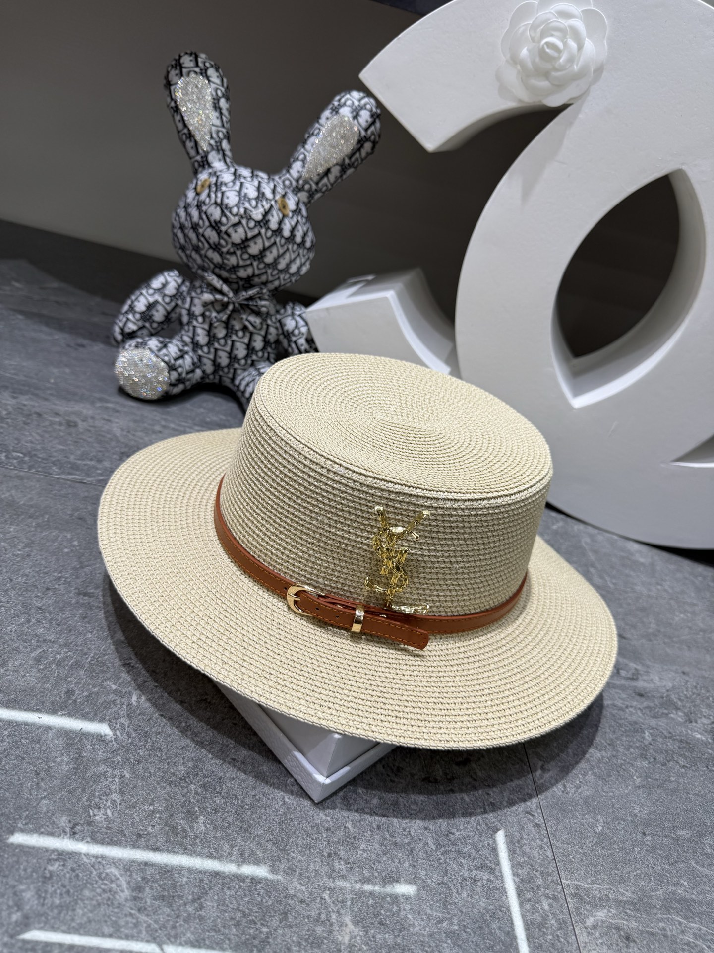 YsL 新品爆款平顶帽👒👒‼️‼️