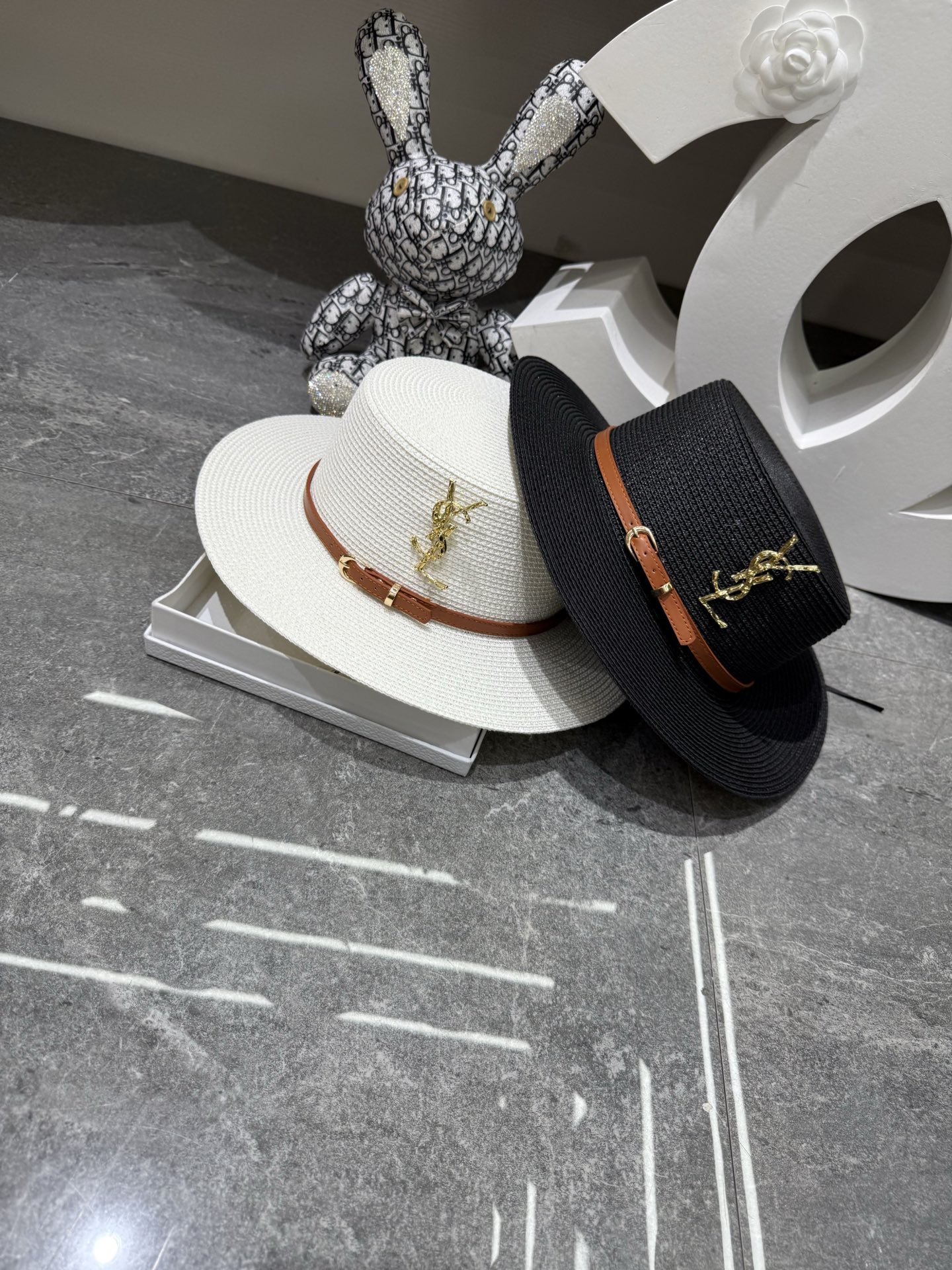YsL 新品爆款平顶帽👒👒‼️‼️