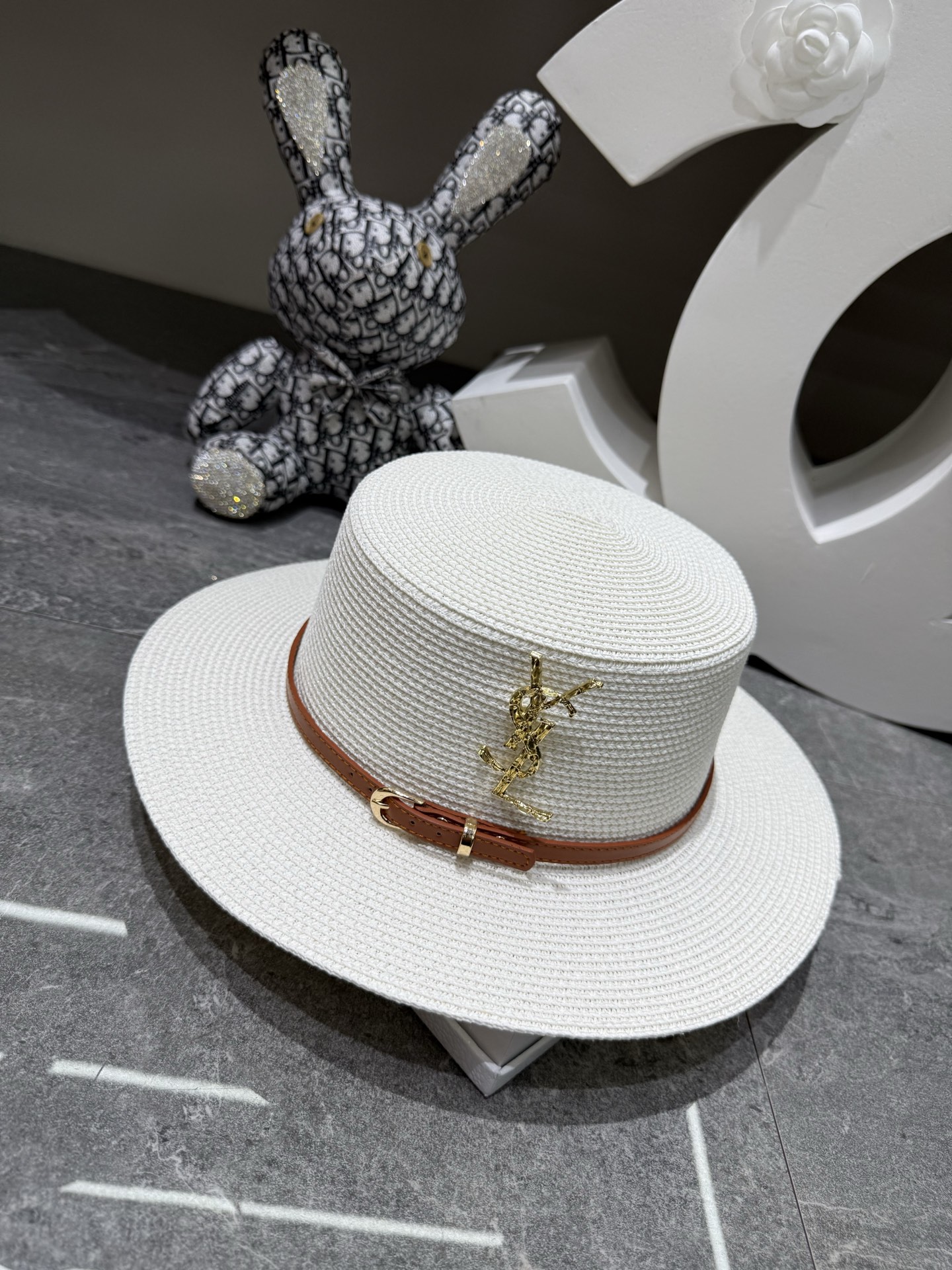 YsL 新品爆款平顶帽👒👒‼️‼️