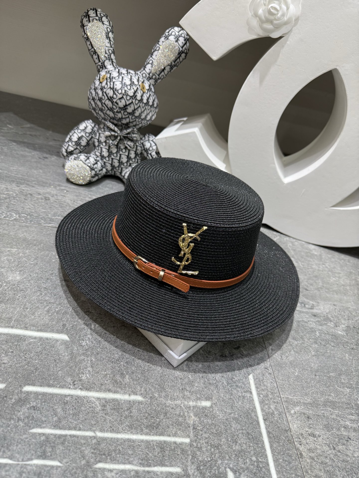 YsL 新品爆款平顶帽👒👒‼️‼️