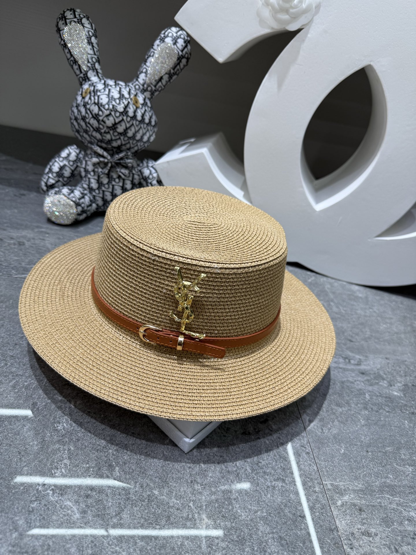 YsL 新品爆款平顶帽👒👒‼️‼️