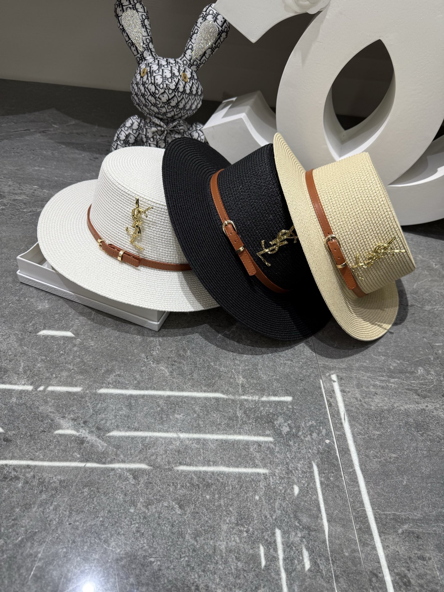 YsL 新品爆款平顶帽👒👒‼️‼️