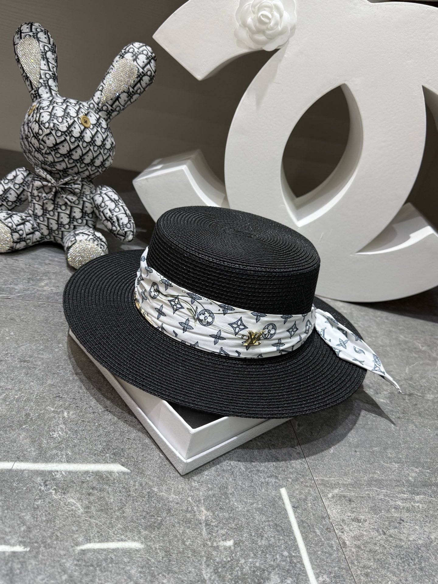 Lv 新品爆款平顶帽👒👒‼️‼️