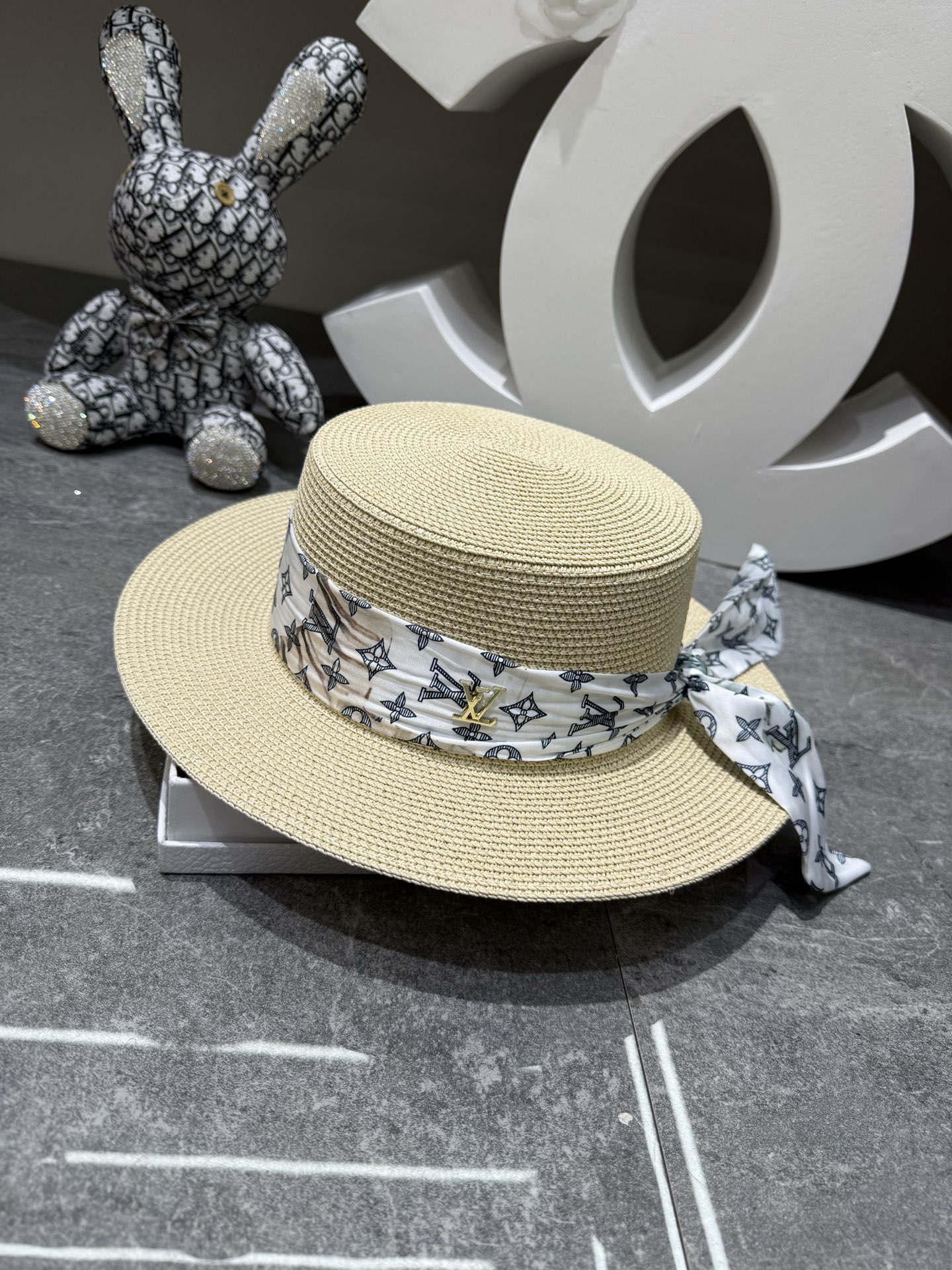 Lv 新品爆款平顶帽👒👒‼️‼️