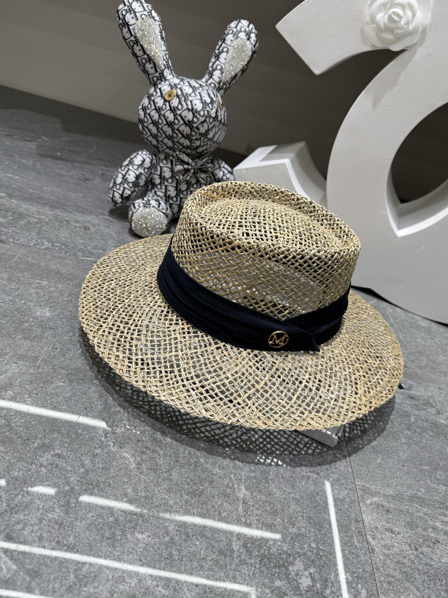 Chanel M标咸草凹顶平沿帽 ‼ ‼