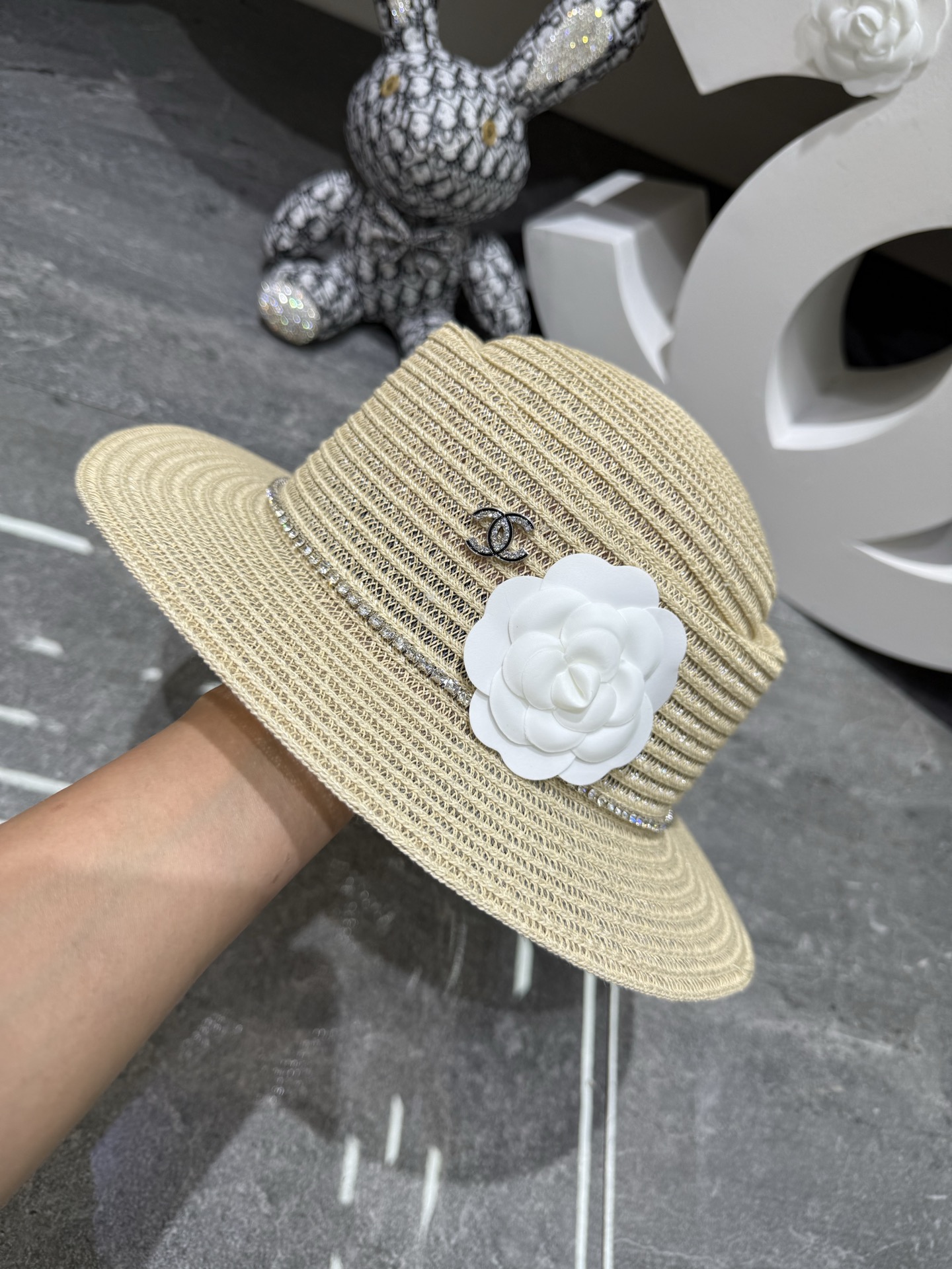 Chanel 细麻凹顶平沿帽 ‼ ‼