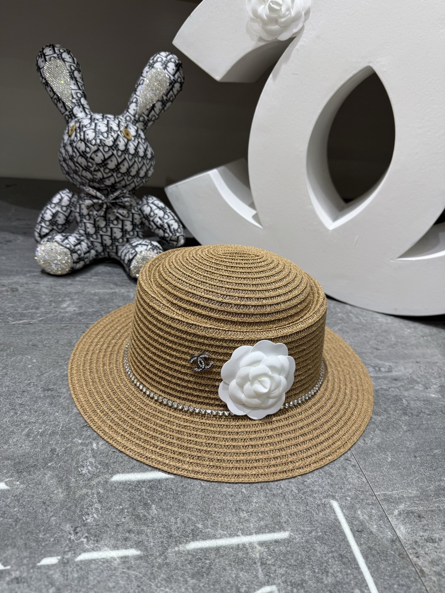 Chanel 细麻凹顶平沿帽 ‼ ‼
