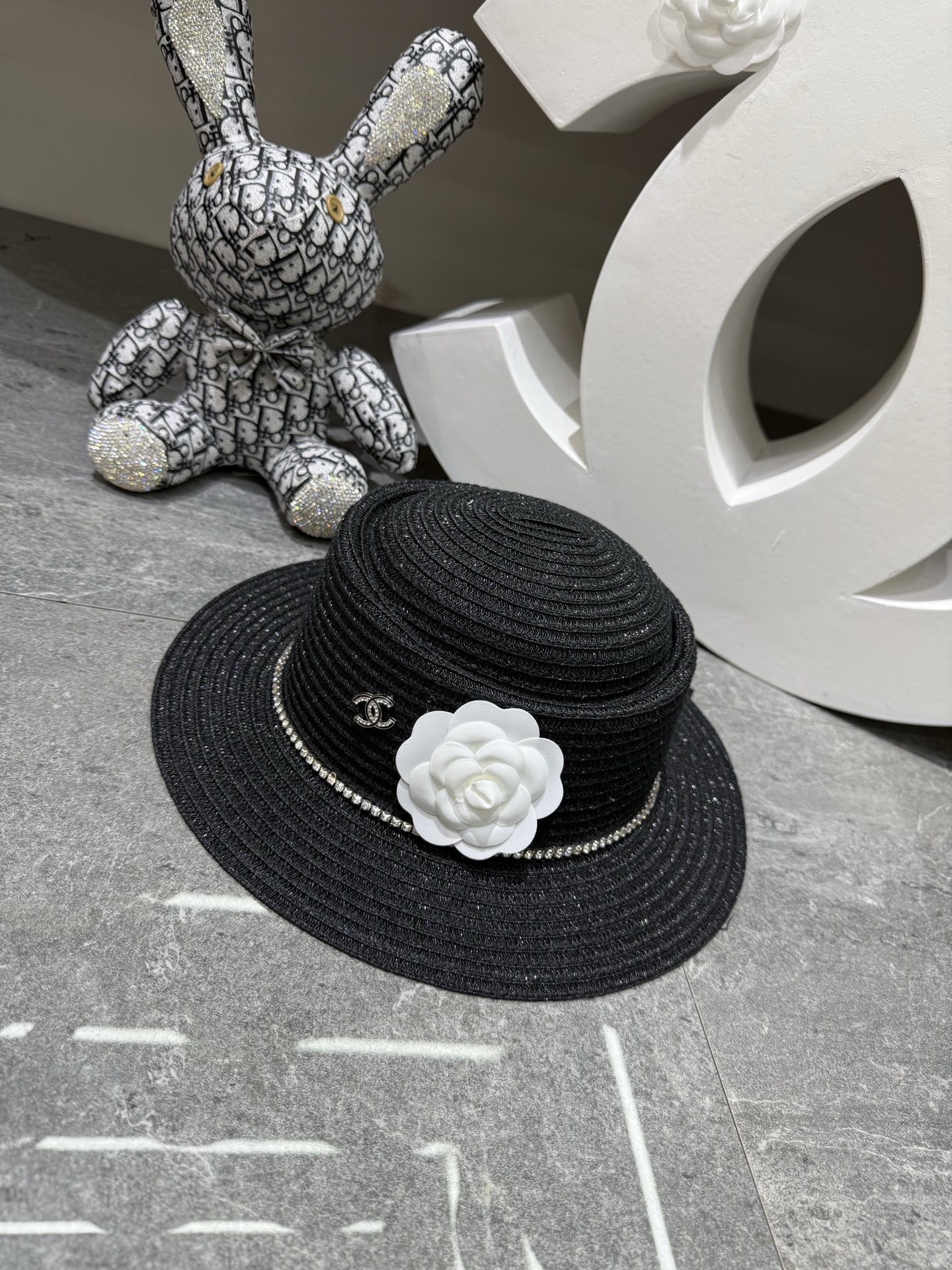 Chanel 细麻凹顶平沿帽 ‼ ‼