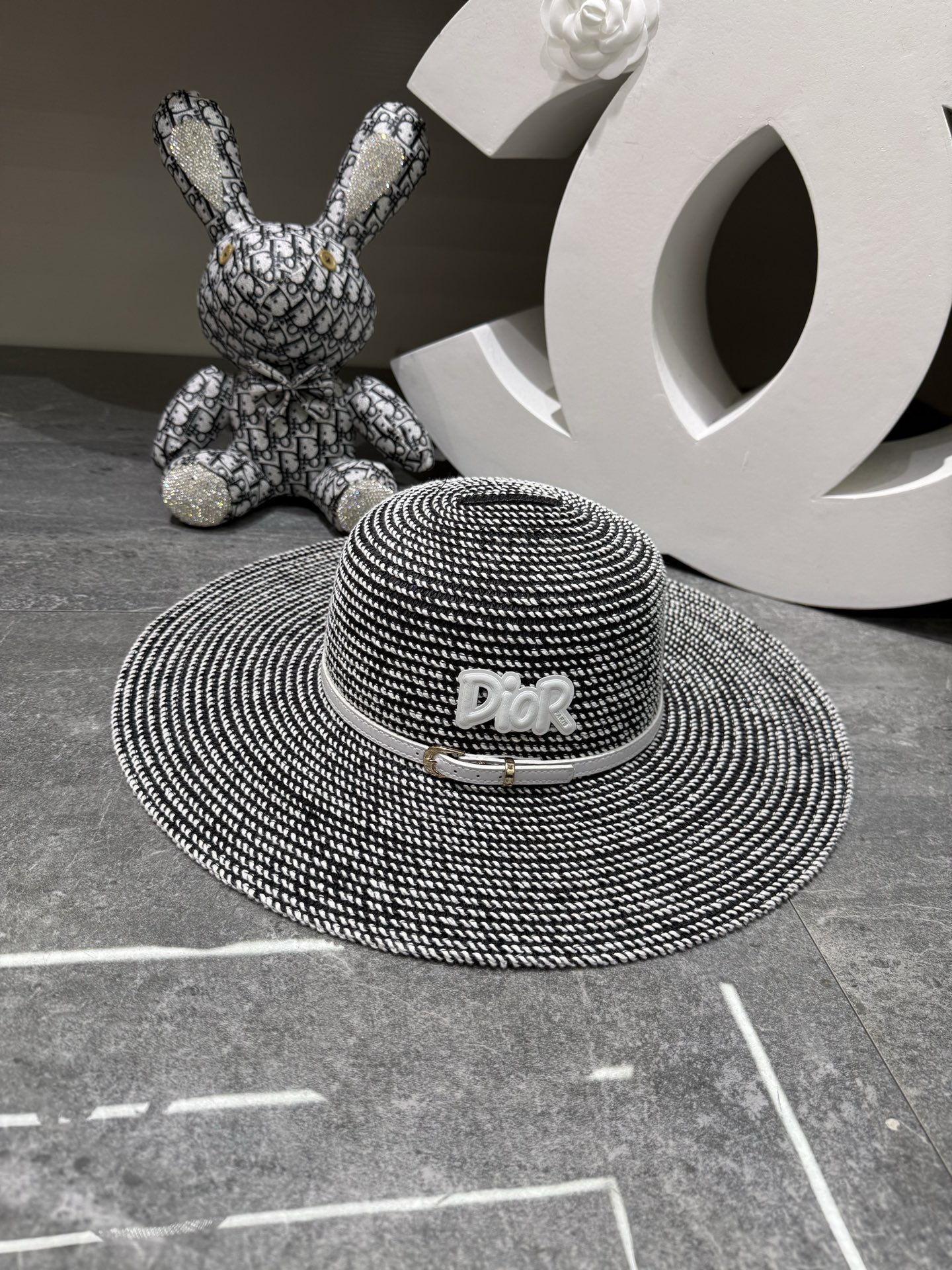 NO:824642,Special price with dust bag. [DIOR Dior] 2026 new dome cotton gauze large-brimmed straw hat, sunshade and easy to match, street travel hat straw hat fisherman hat baseball cap, hat, dior, dior, espadrilles, hats19860909特价配防尘袋.【DIOR迪奥】2026新款圆顶棉纱大沿草帽,遮阳又好搭,出街旅行单品帽子草帽渔夫帽棒球帽,帽子,dior,dior,espadrilles,hats,hat