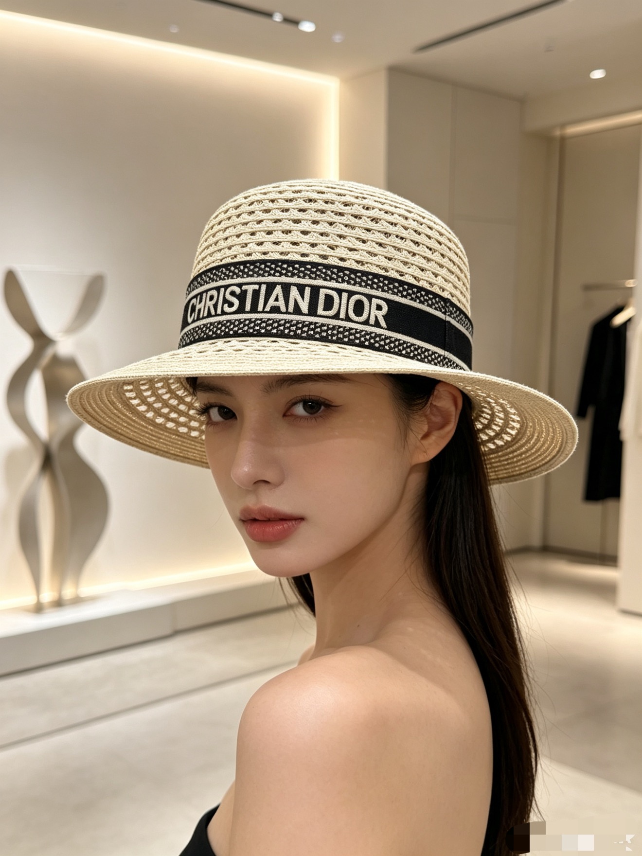 💛配防尘袋.  【DIOR迪奥】2026新款密织平顶盆帽草帽，遮阳又好搭，出街旅行单品