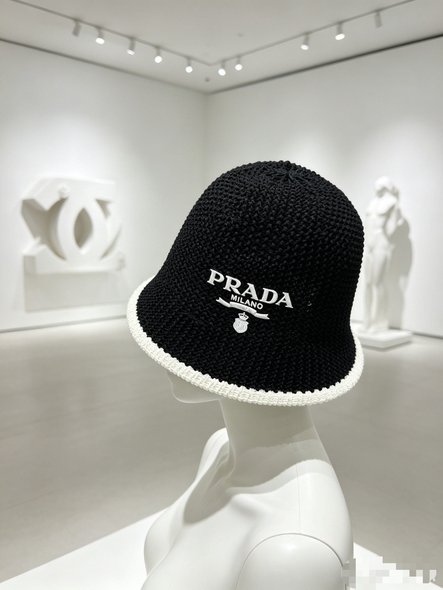 💛配防尘袋【PRADA普拉达】2026春夏新款日系日常简约款小桶帽渔夫帽，独特设计～复古文艺的一款