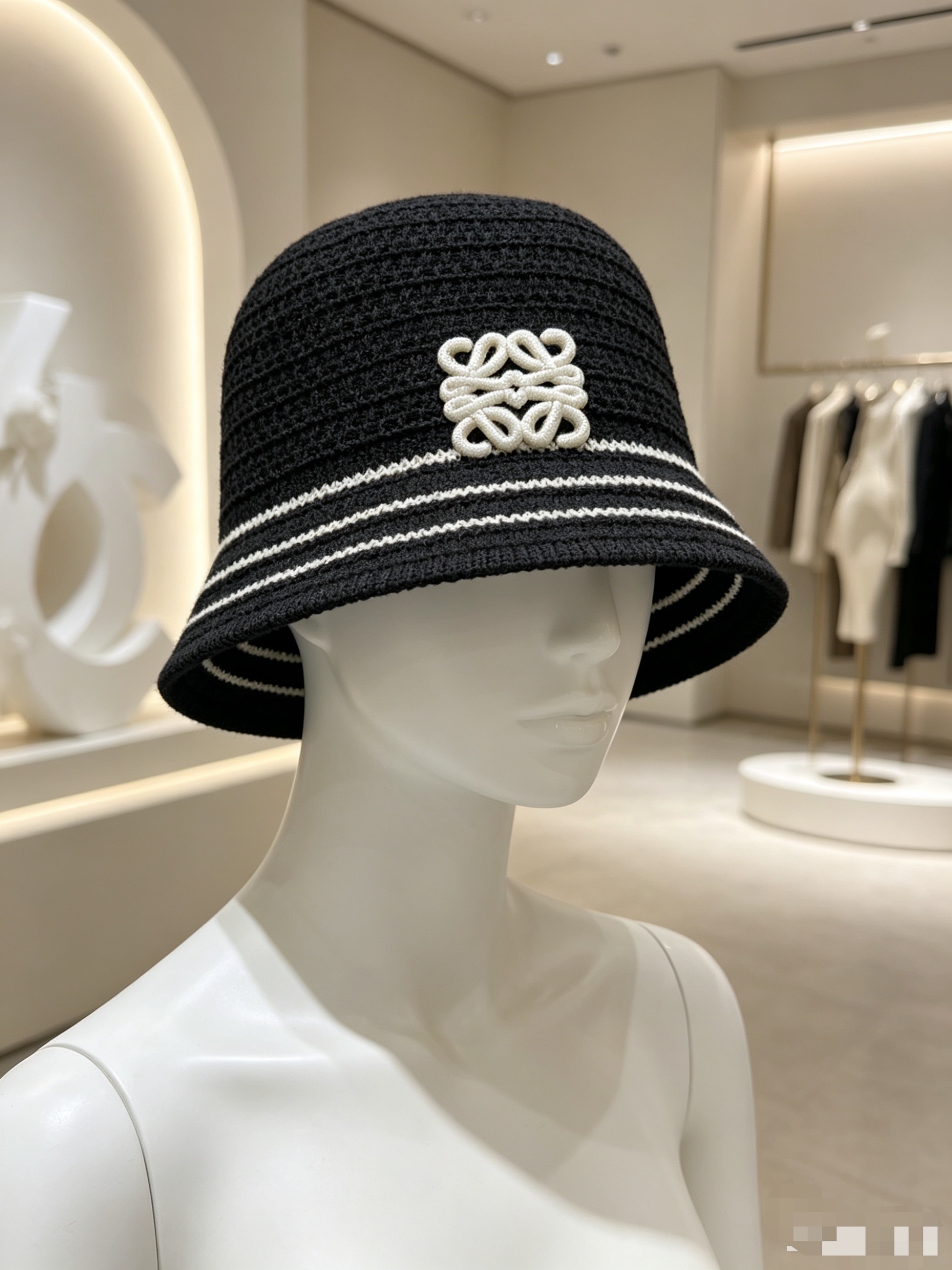 💛配防尘袋【LOEWE罗意威】2026春夏新款日系日常简约款小桶帽渔夫帽，独特设计～复古文艺的一款