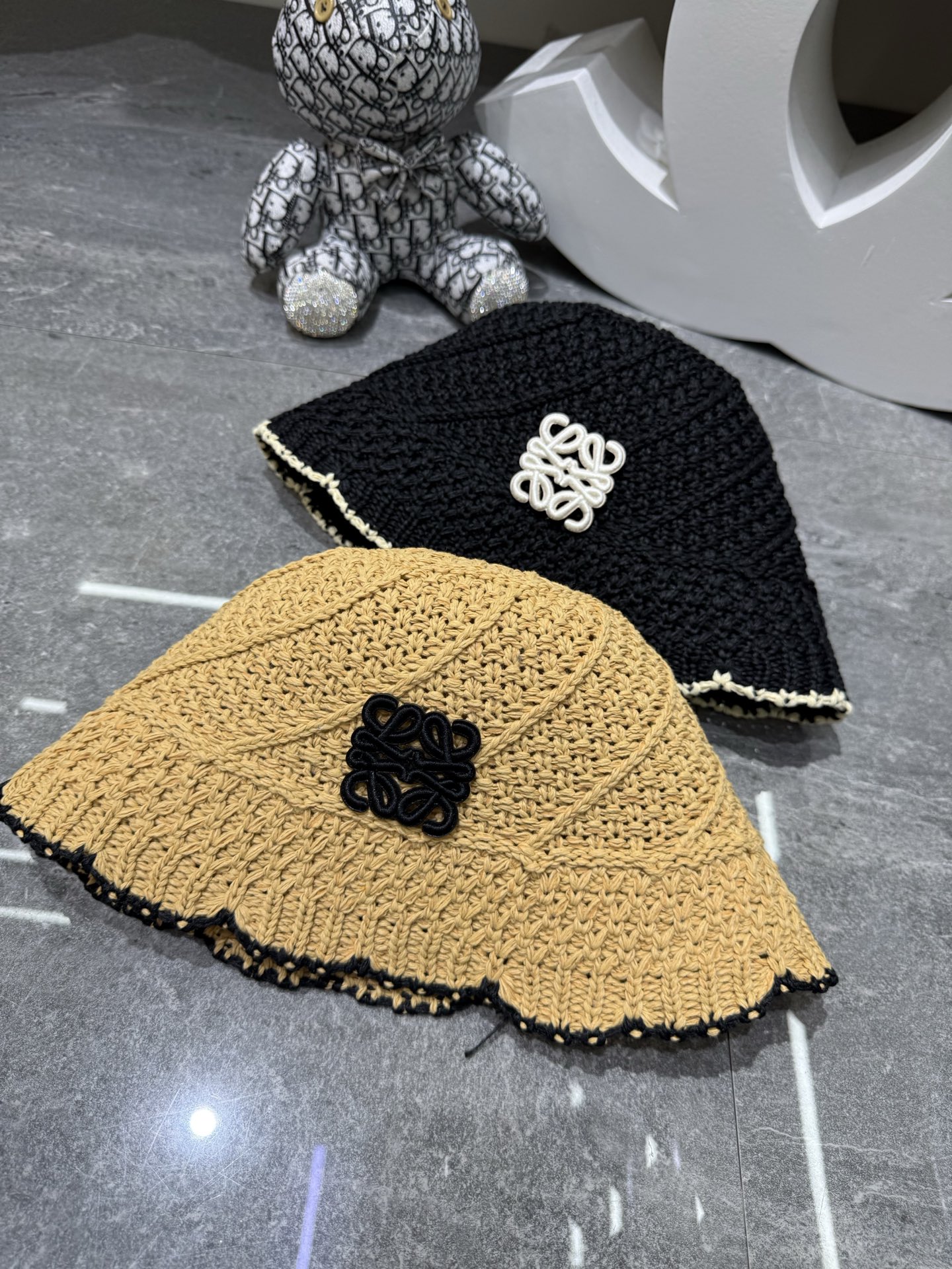 💛配防尘袋【LOEWE罗意威】2026春夏新款日系日常简约款小桶帽渔夫帽，独特设计～复古文艺的一款