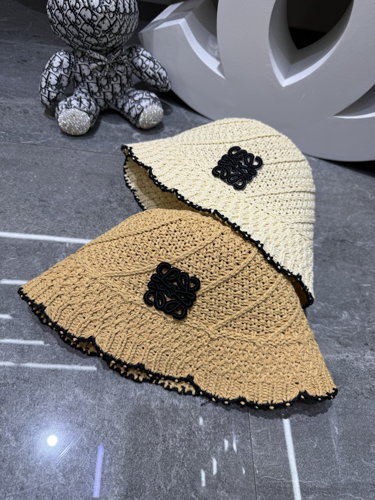 💛配防尘袋【LOEWE罗意威】2026春夏新款日系日常简约款小桶帽渔夫帽，独特设计～复古文艺的一款