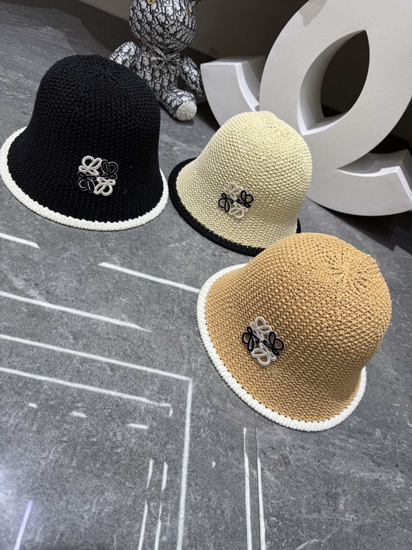 💛配防尘袋【LOEWE罗意威】2026春夏新款日系日常简约款小桶帽渔夫帽，独特设计～复古文艺的一款
