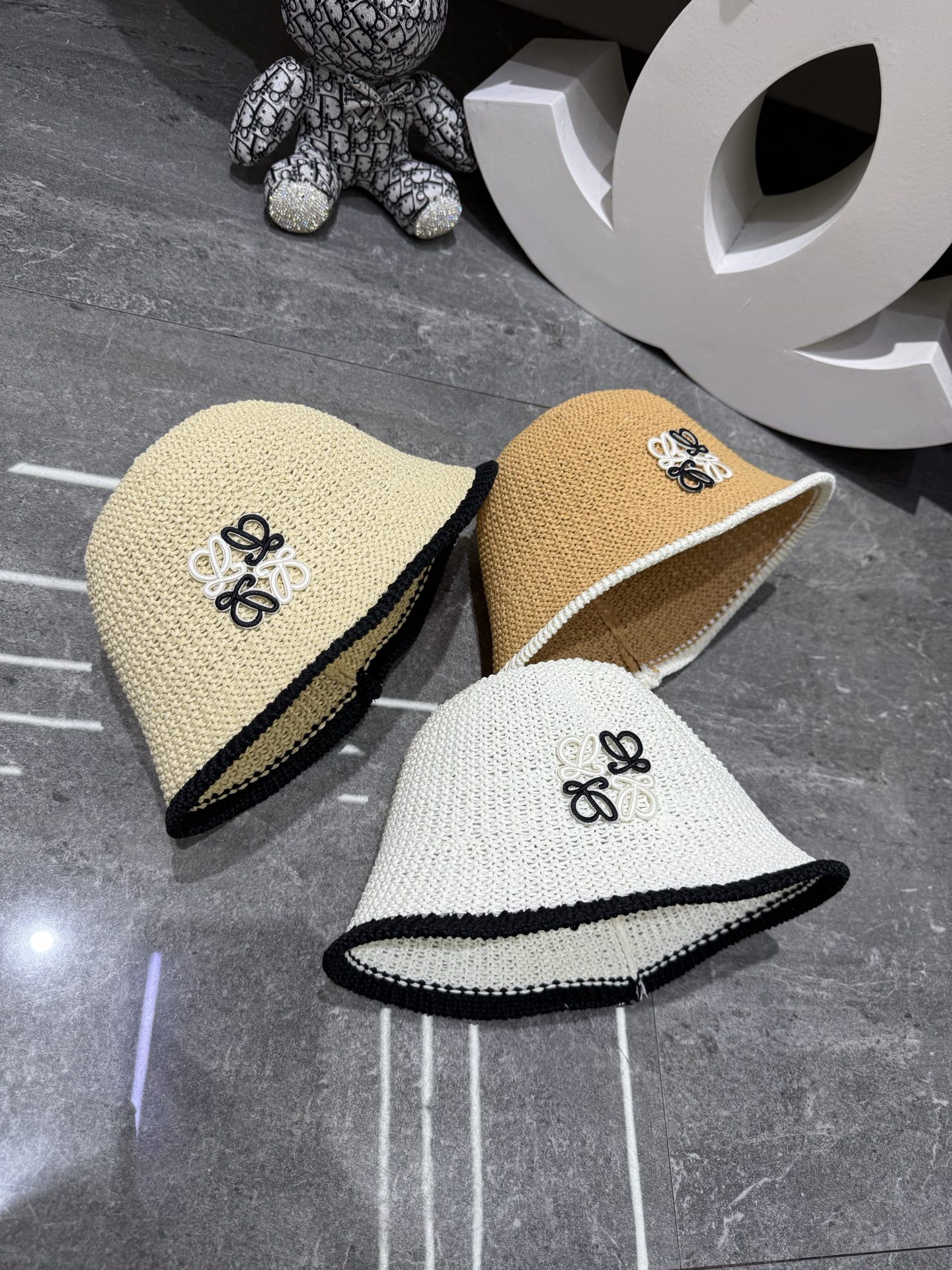 💛配防尘袋【LOEWE罗意威】2026春夏新款日系日常简约款小桶帽渔夫帽，独特设计～复古文艺的一款