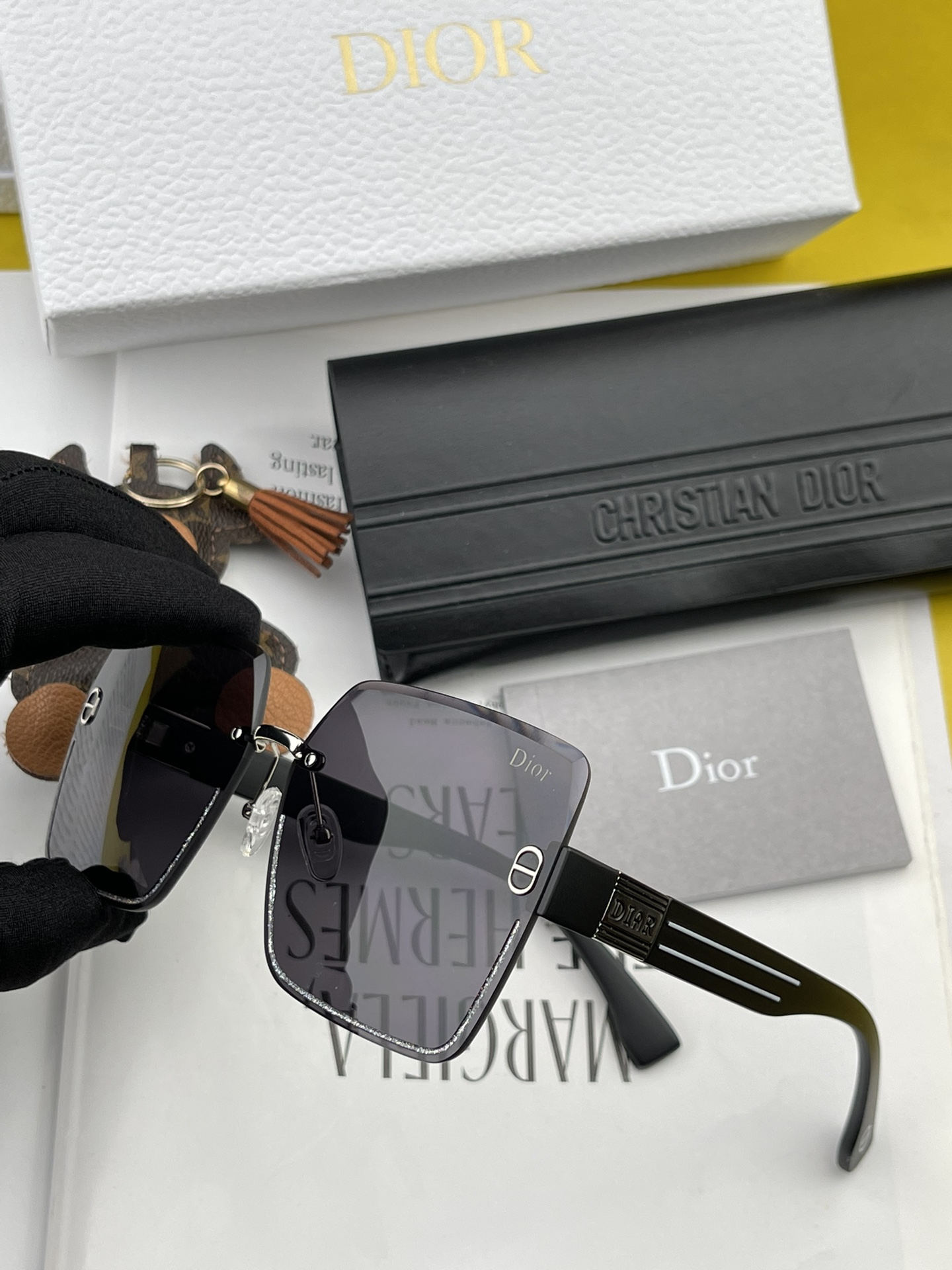 DIOR-迪奥2024开春新款潮流爆款时尚方框太阳镜高品质佩戴舒适网红潮款墨镜型号D9296