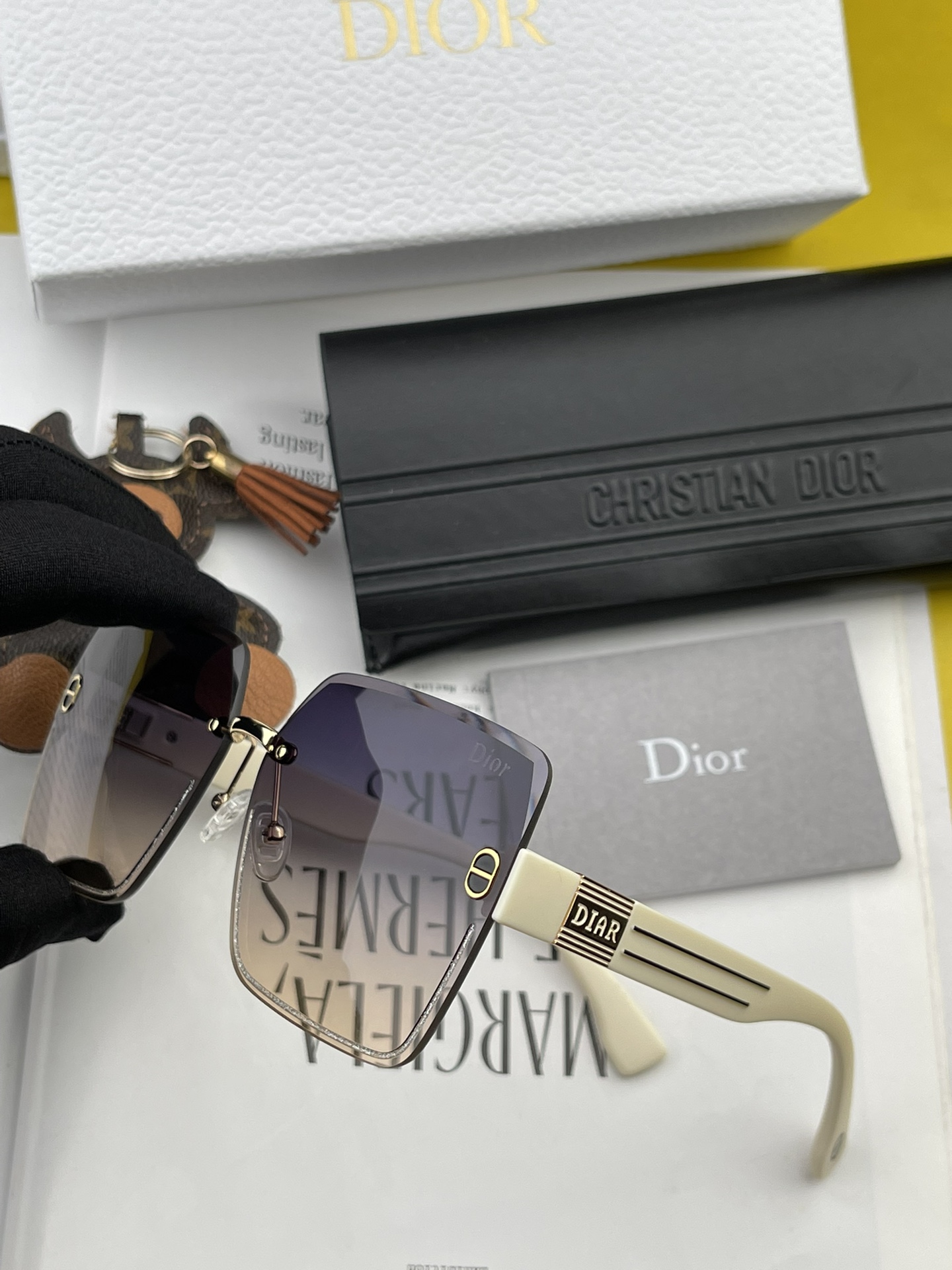 DIOR-迪奥2024开春新款潮流爆款时尚方框太阳镜高品质佩戴舒适网红潮款墨镜型号D9296