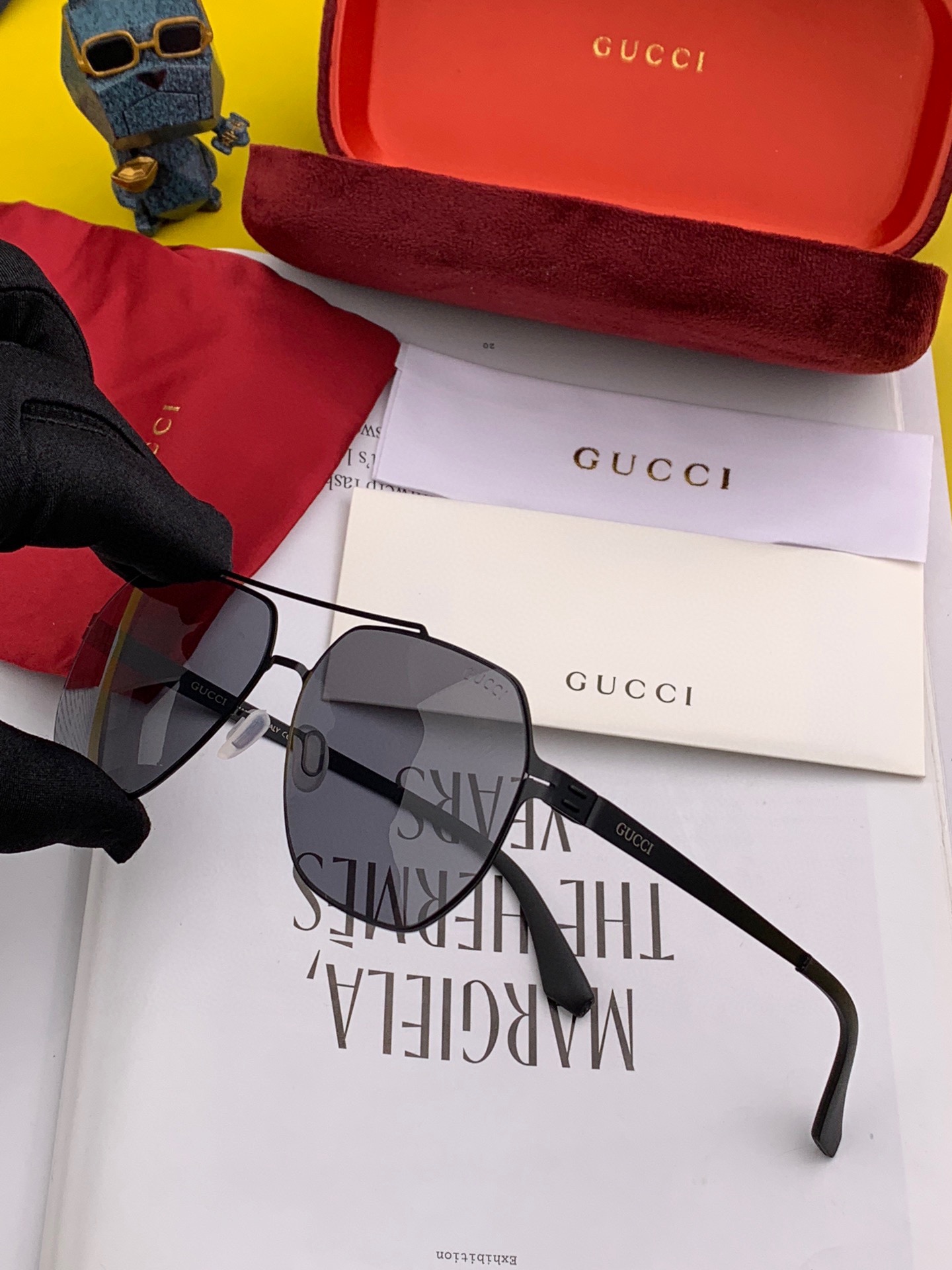 GUCCI2024新款超轻无螺丝压不坏系列情侣款太阳镜高清尼龙镜片商务旅行版绅士高清太阳眼镜舒适薄边镜腿