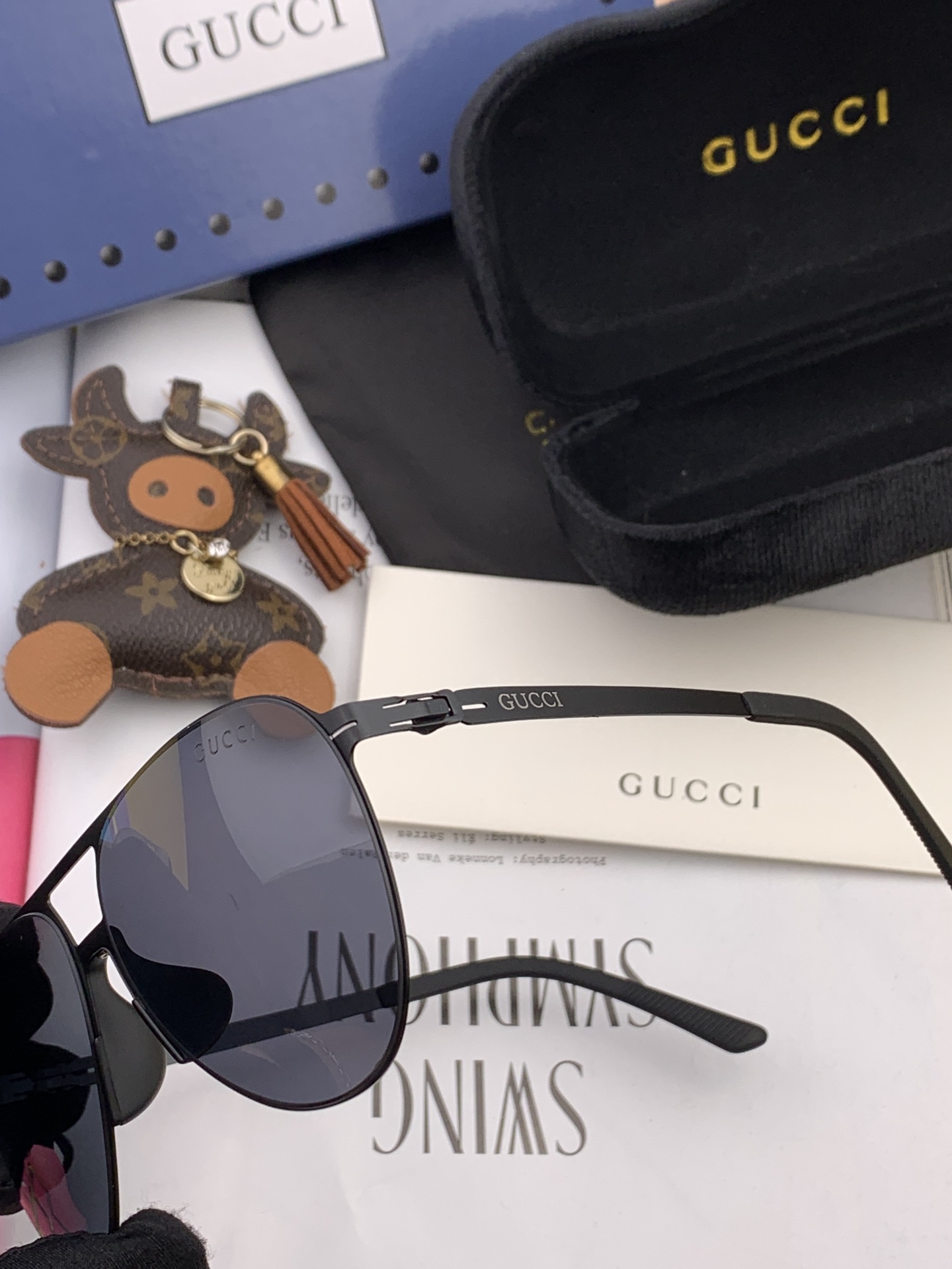 ️GUCCI2024新款男女情侣款太阳镜多边形墨镜iP电镀永不褪色超轻超有弹性整幅眼镜无螺丝重要的是压不