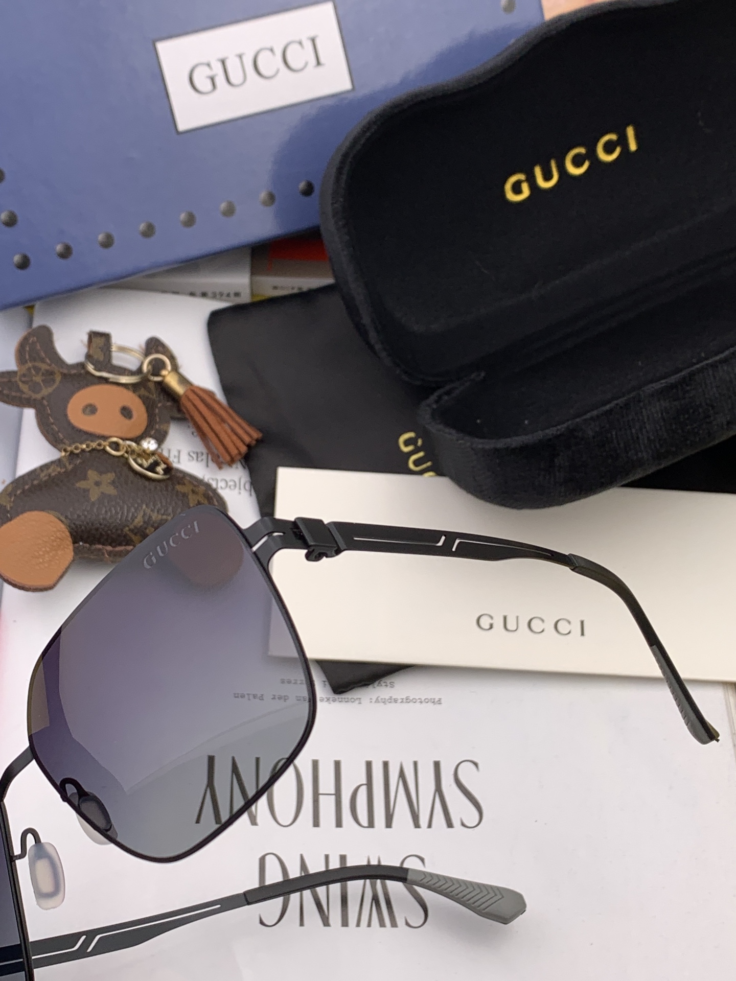 ️GUCCI2024新款男女情侣款太阳镜多边形墨镜iP电镀永不褪色超轻超有弹性整幅眼镜无螺丝重要的是压不