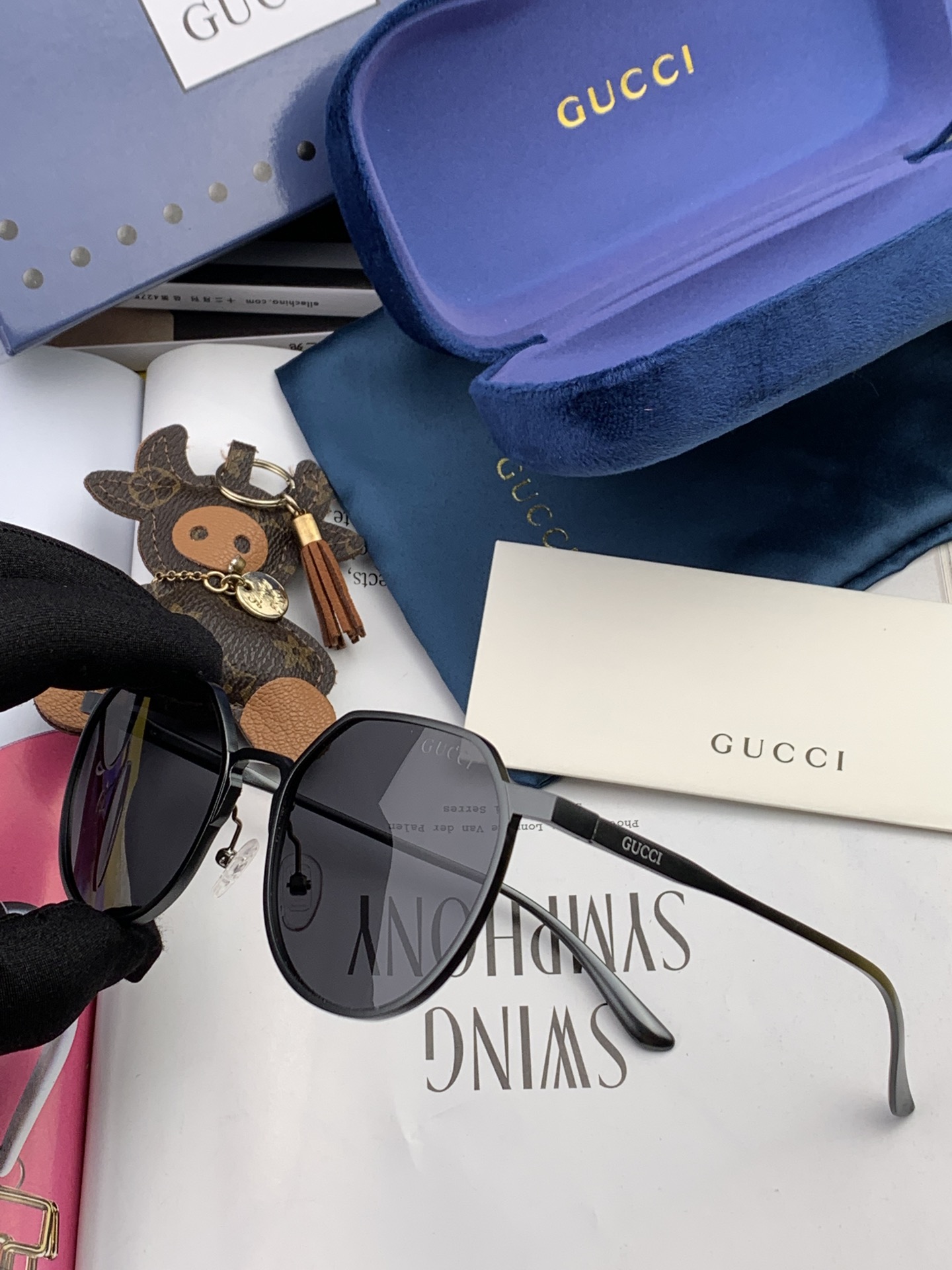 GUCCI-2024新款情侣款偏光太阳镜完美品质独特设计高品质高档哑色男仕太阳镜铝镁材质的镜架超轻还防汗