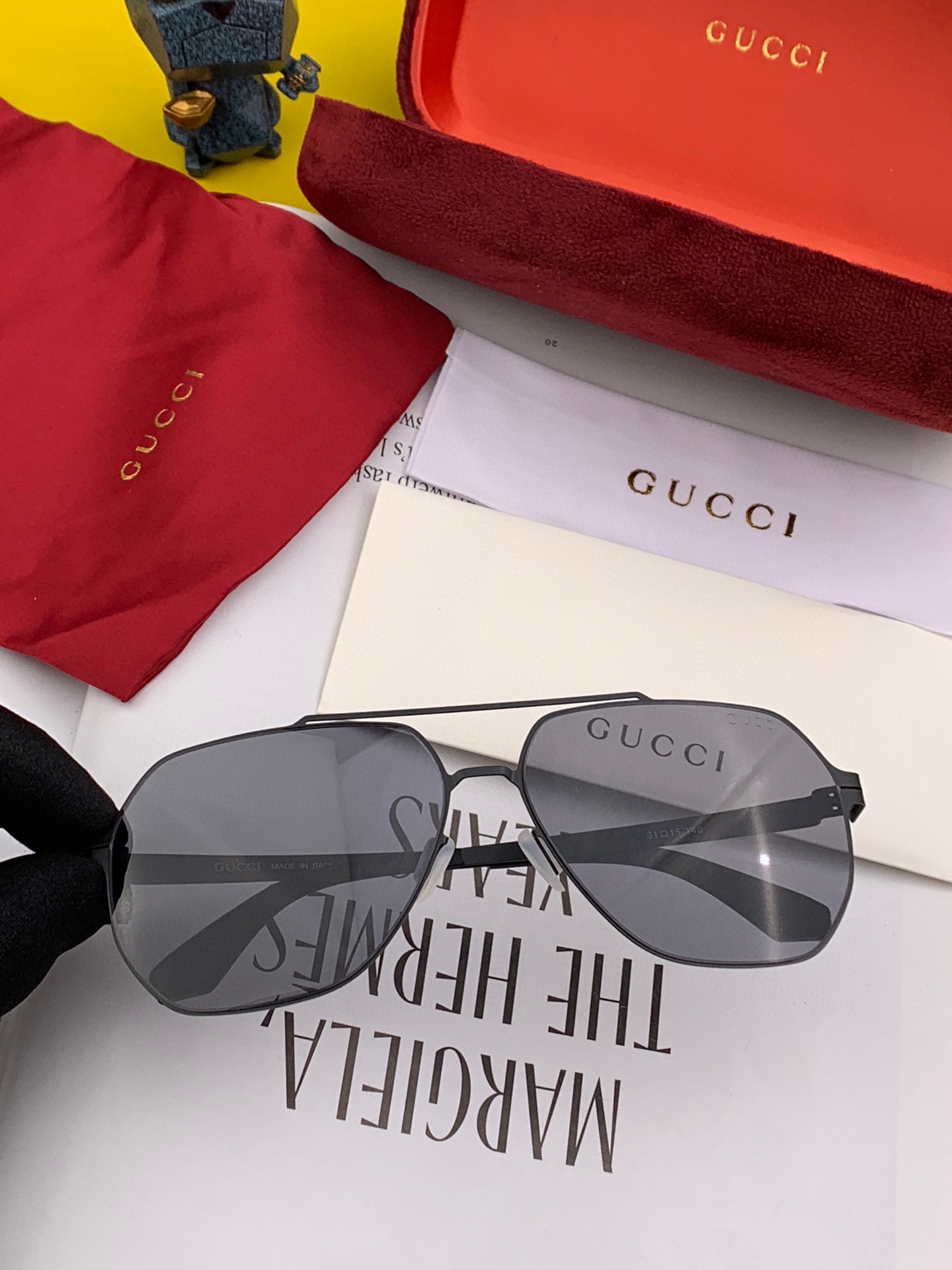 GUCCI2024新款超轻无螺丝压不坏系列情侣款太阳镜高清尼龙镜片商务旅行版绅士高清太阳眼镜舒适薄边镜腿