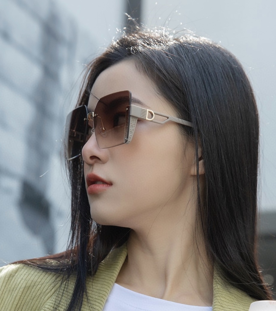 Good Quality Replica
 Dior Sunglasses Women Spring Collection Fashion