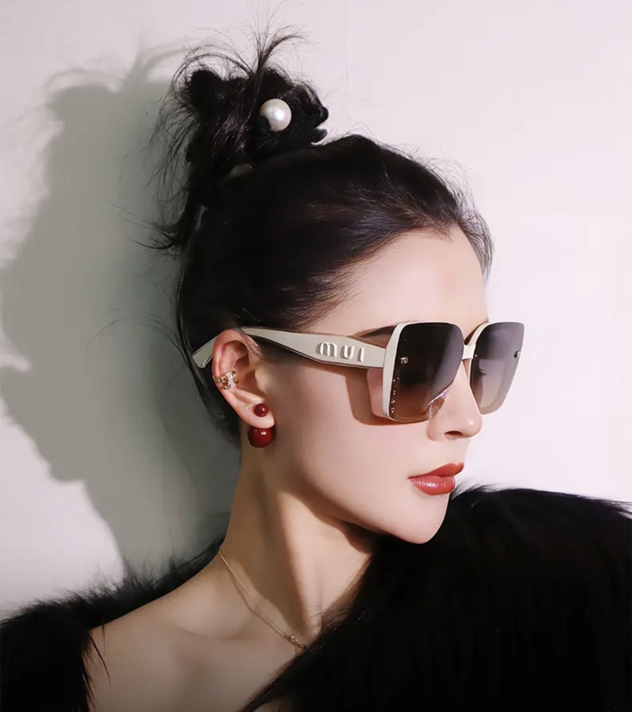 MIUMIU/缪缪2024闪耀新款璀璨登台太阳镜潮品精致个性设计简约时尚专柜品质值得拥有绝对潮爆提升个人