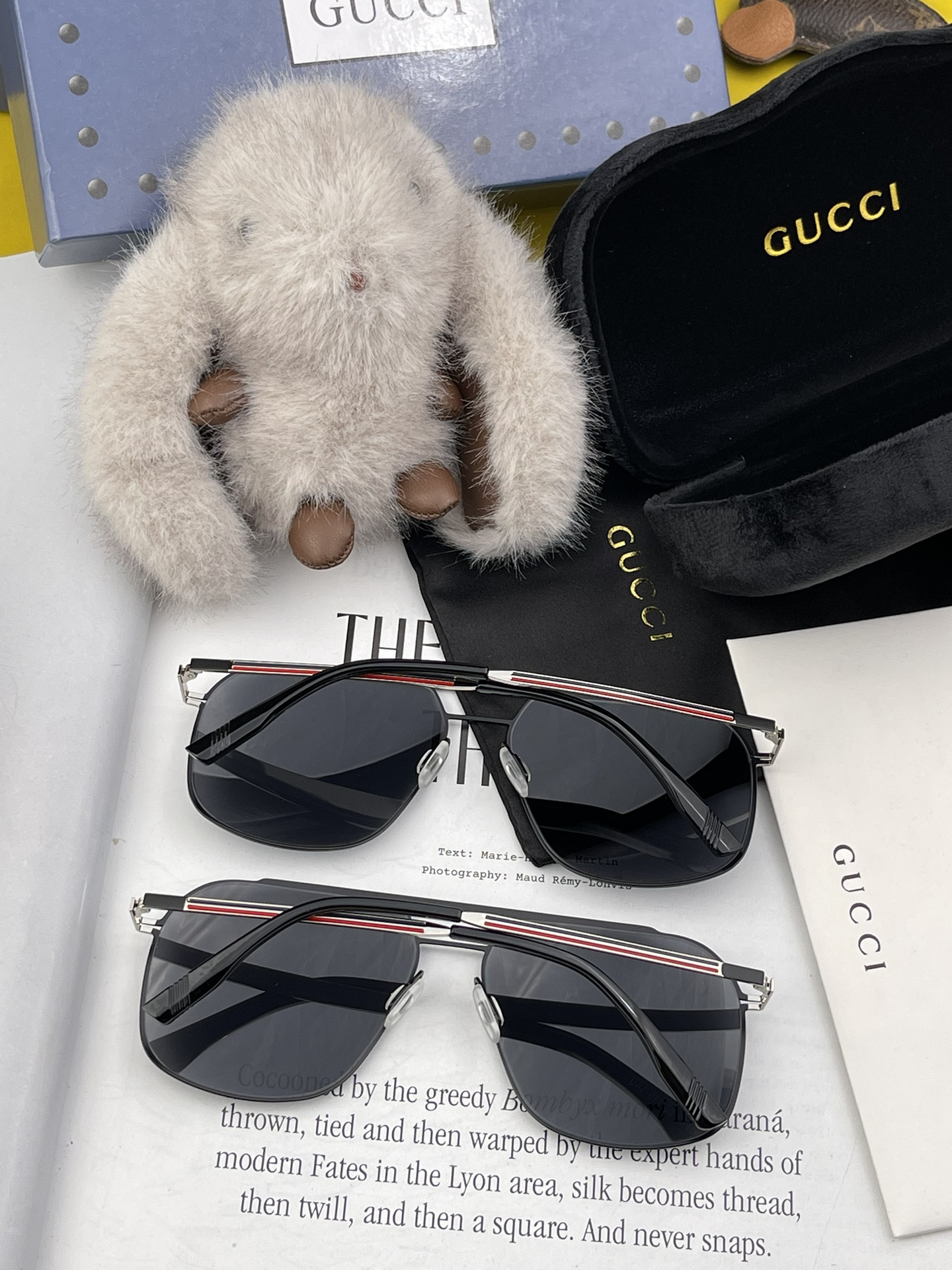 GUCCI-2024新款男情女侣款太阳iP电镀不永褪色卖点超轻有超弹性整幅眼镜无丝螺重要的是压不坏镜片高