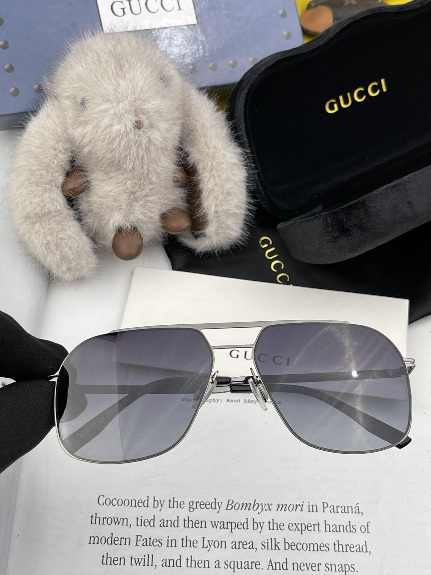 GUCCI-2024新款男情女侣款太阳iP电镀不永褪色卖点超轻有超弹性整幅眼镜无丝螺重要的是压不坏镜片高