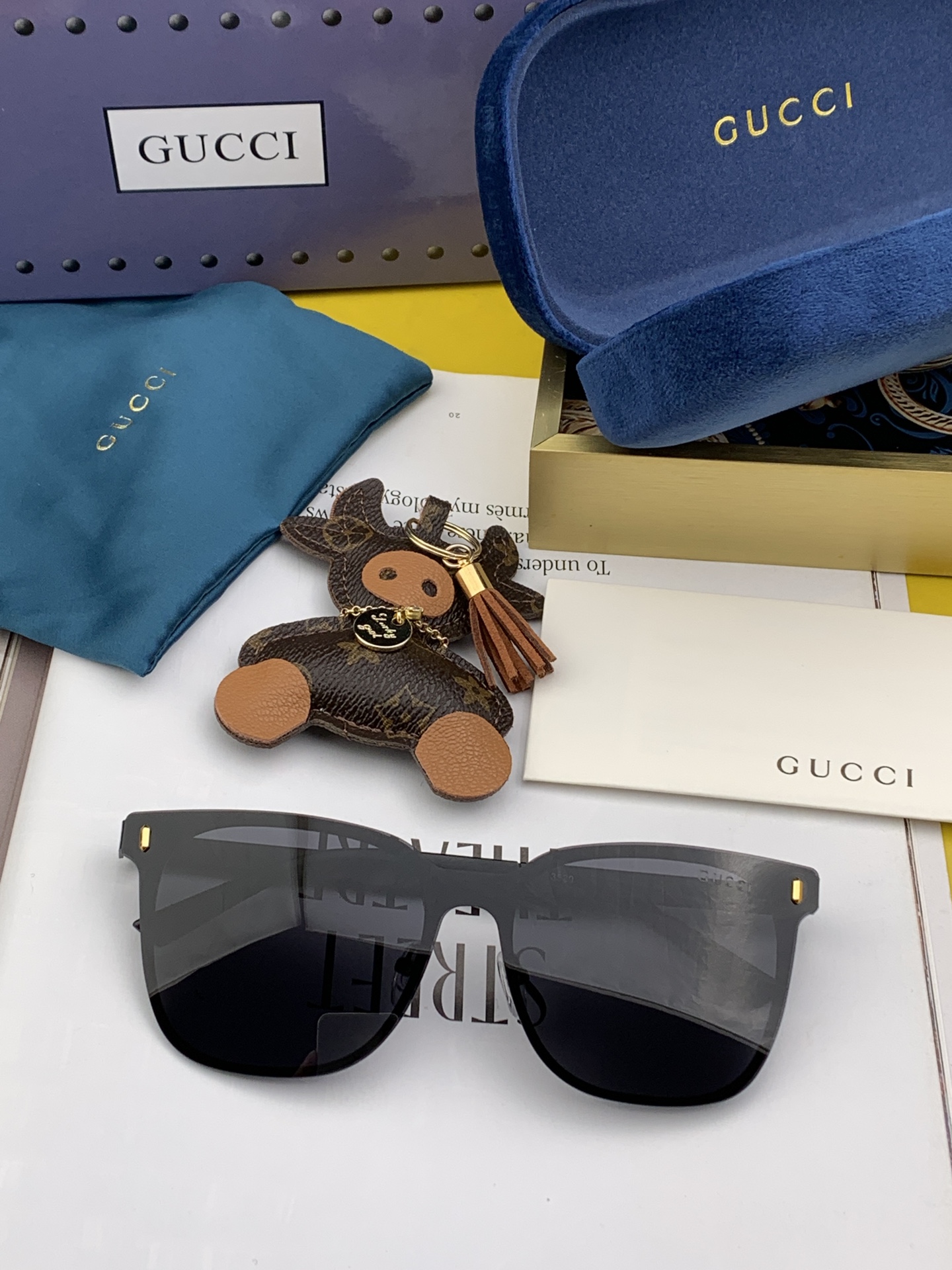 Gucci古奇新款连体驶驾镜墨镜出行必众备多明星同款太阳镜男女太士阳镜飞行型号G075