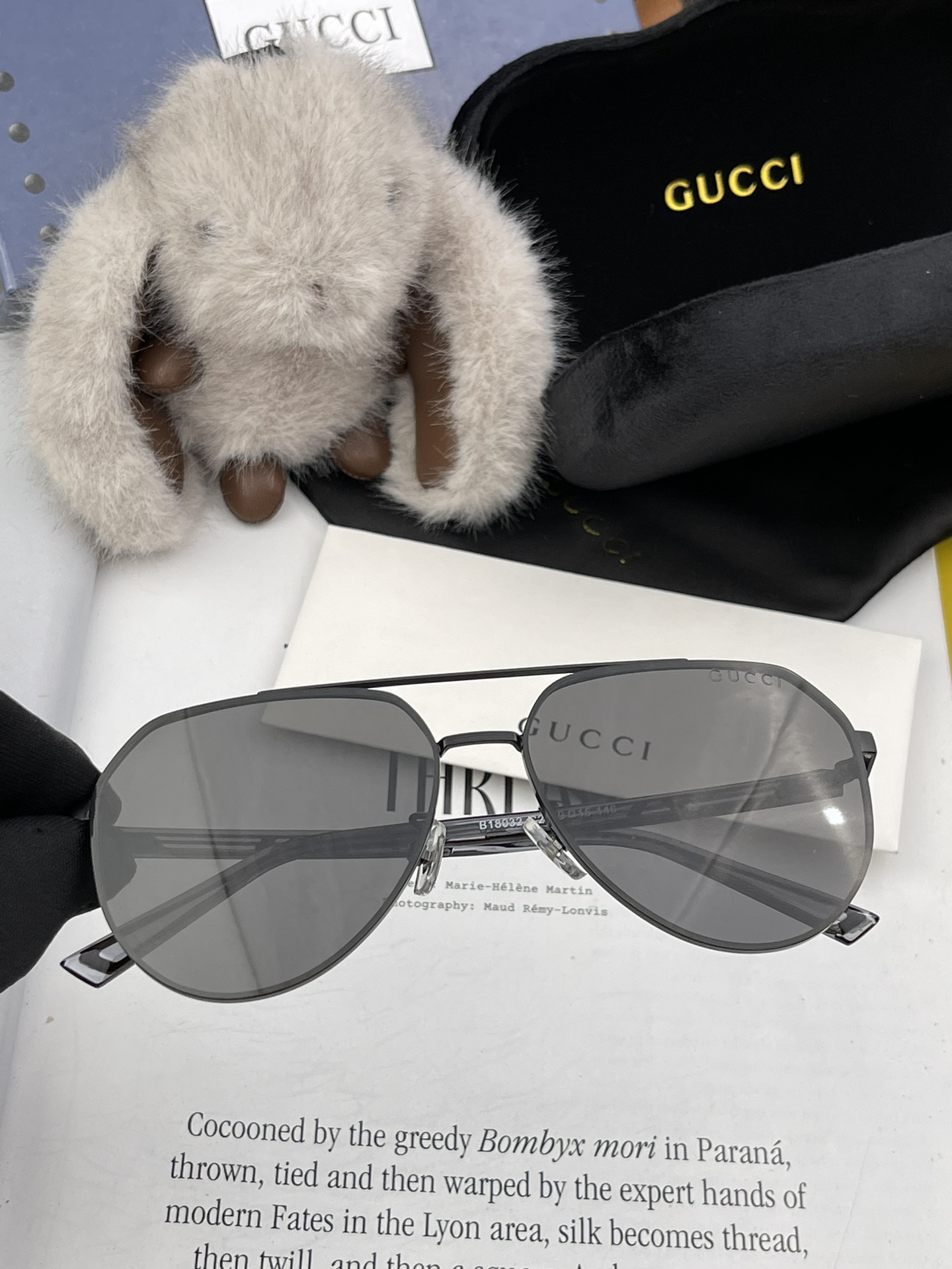 GUCCI-2024新款男情女侣款太阳iP电镀不永褪色卖点超轻有超弹性整幅眼镜无丝螺重要的是压不坏镜片高