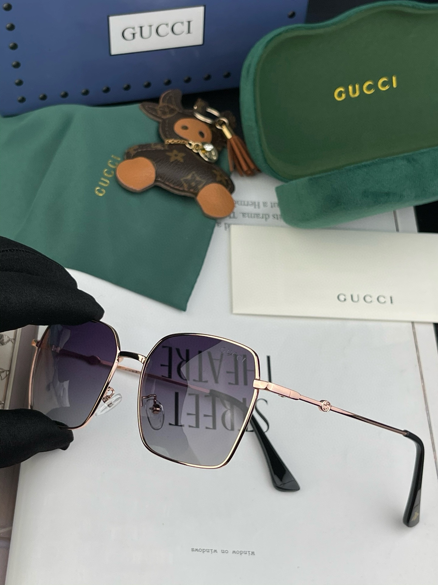 GUCCI-2024新款情侣款偏光太阳镜完美品质独特设计适合各种脸型️经典太阳镜超个性古典与时尚的结合啦