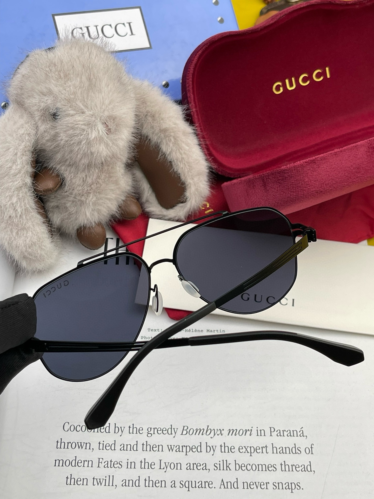 ️GUCCI2024新款男女情侣款太阳镜iP电镀永不褪色超轻超有弹性整幅眼镜无螺丝重要的是压不坏高清尼龙