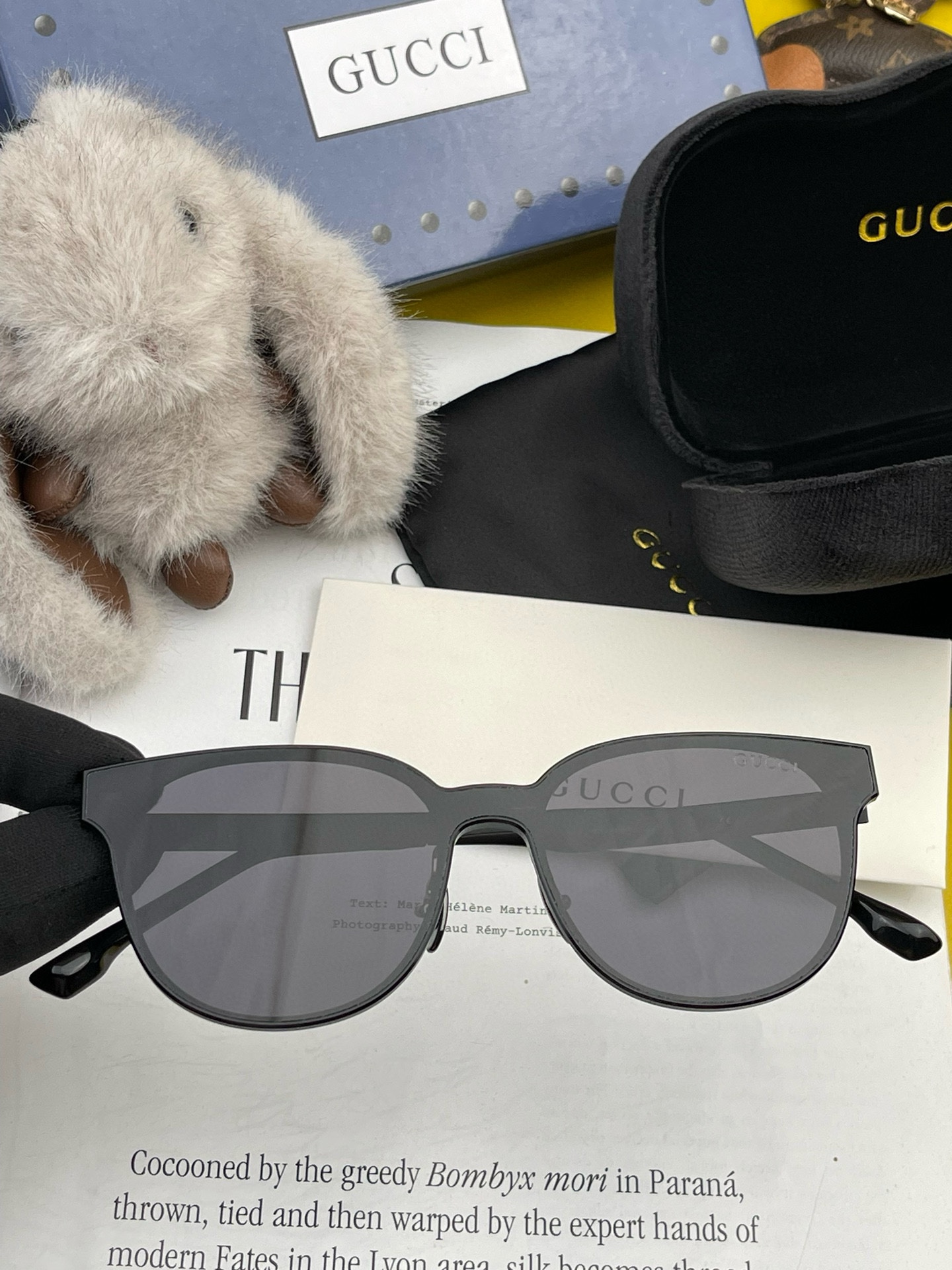 连体镜GUCCI2024开春新款一体镜大框太阳镜男女同款爆款大框尼龙太阳镜超逼格超酷镜腿品牌设计感强ni