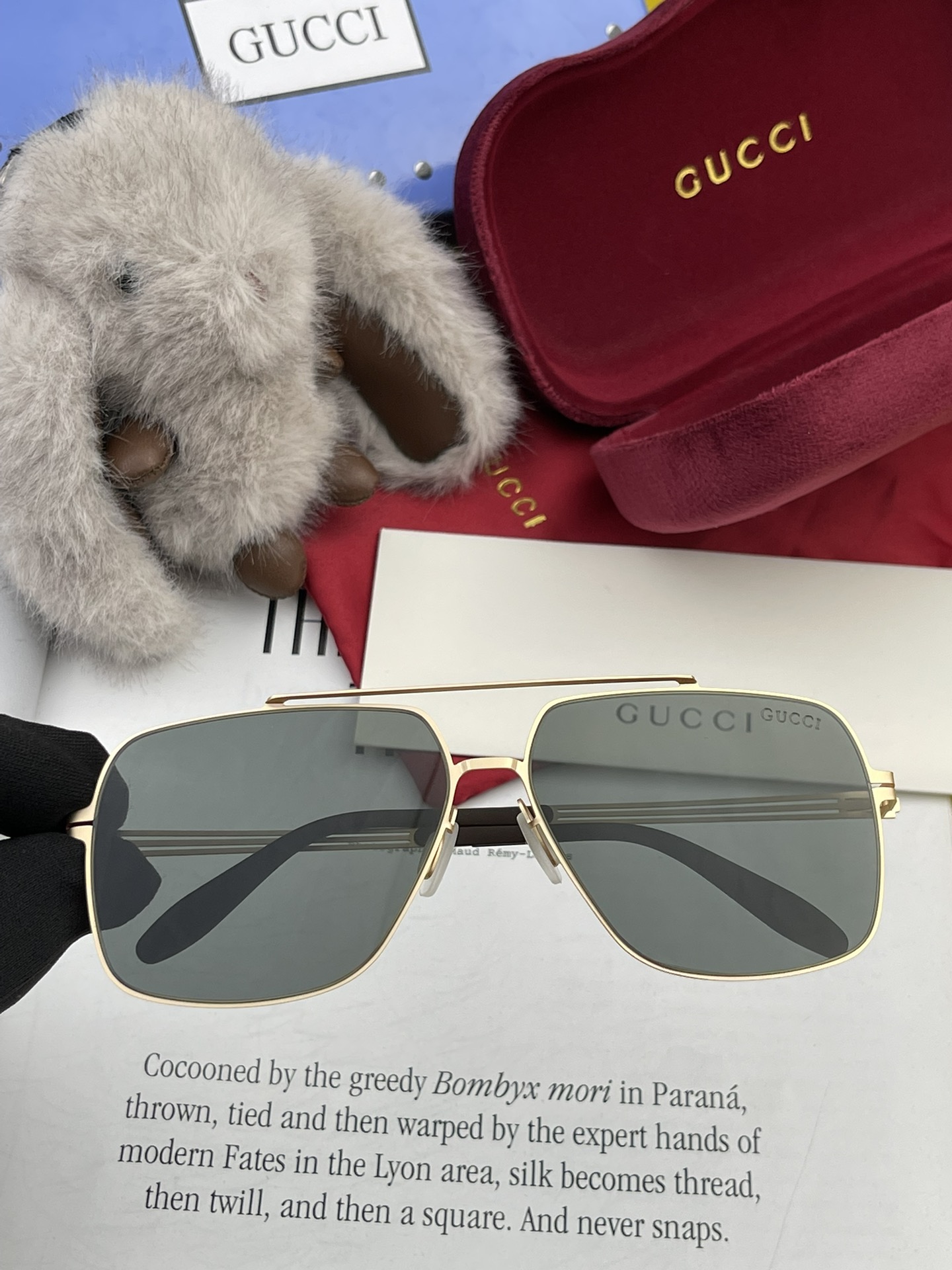 ️GUCCI2024新款男女情侣款太阳镜多边形墨镜iP电镀永不褪色超轻超有弹性整幅眼镜无螺丝重要的是压不