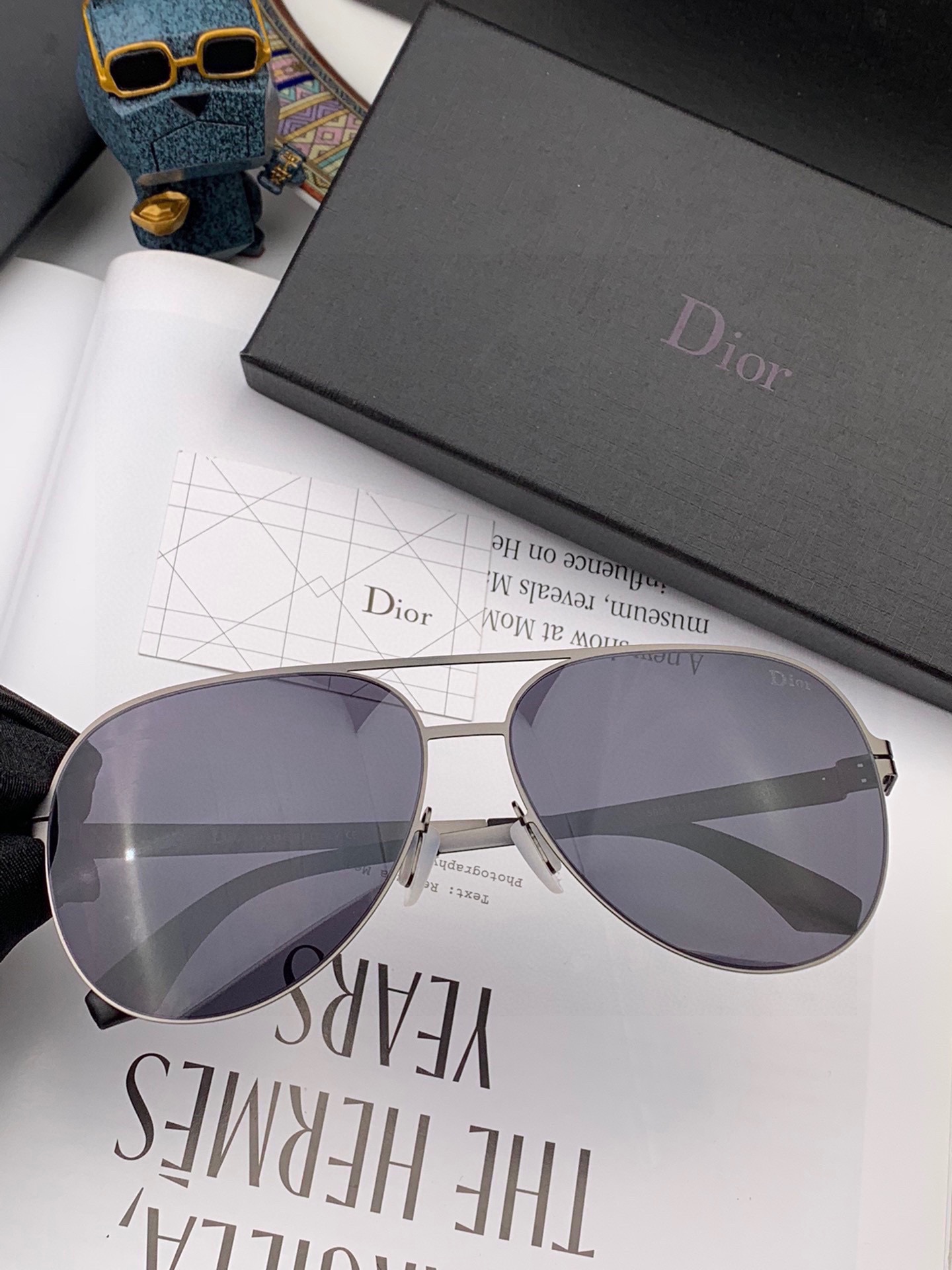 DIOR-迪奥2024新款超轻无螺丝压不坏系列情侣款太阳镜高清尼龙镜片商务旅行版绅士高清太阳眼镜舒适薄边