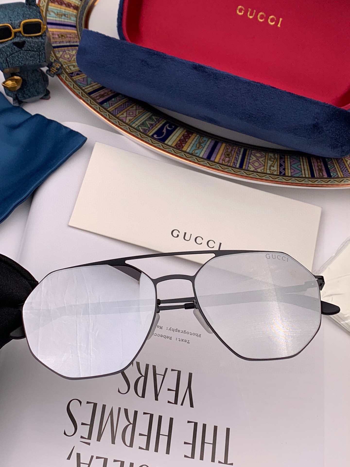 GUCCI2024新款男女情侣款太阳iP电镀永不褪色卖点超轻超有弹性整幅眼镜无螺丝重要的是压不坏镜片高清